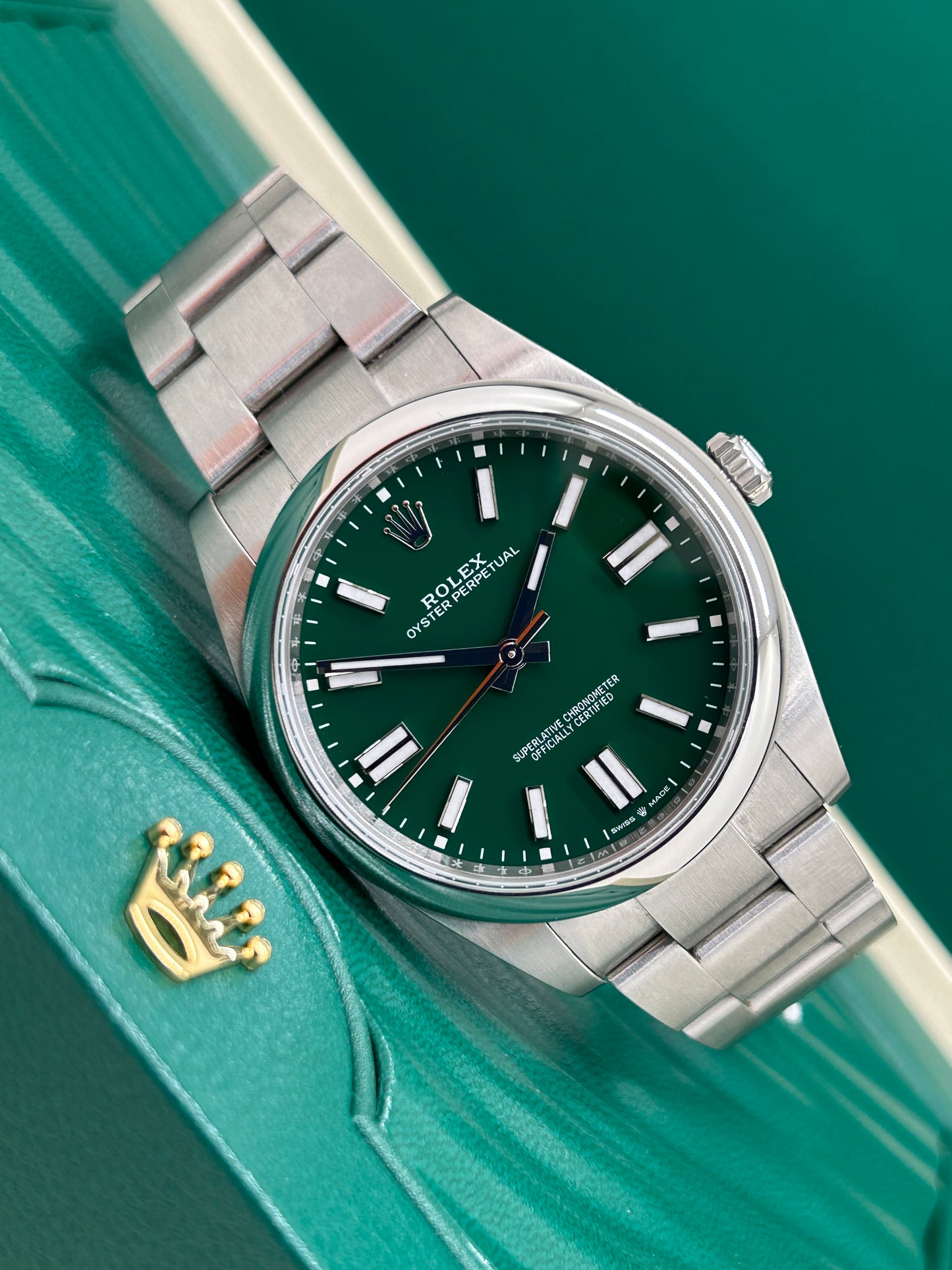 Rolex Oyster Perpetual 41 Green Ref 124300 - Unworn - Year 2025