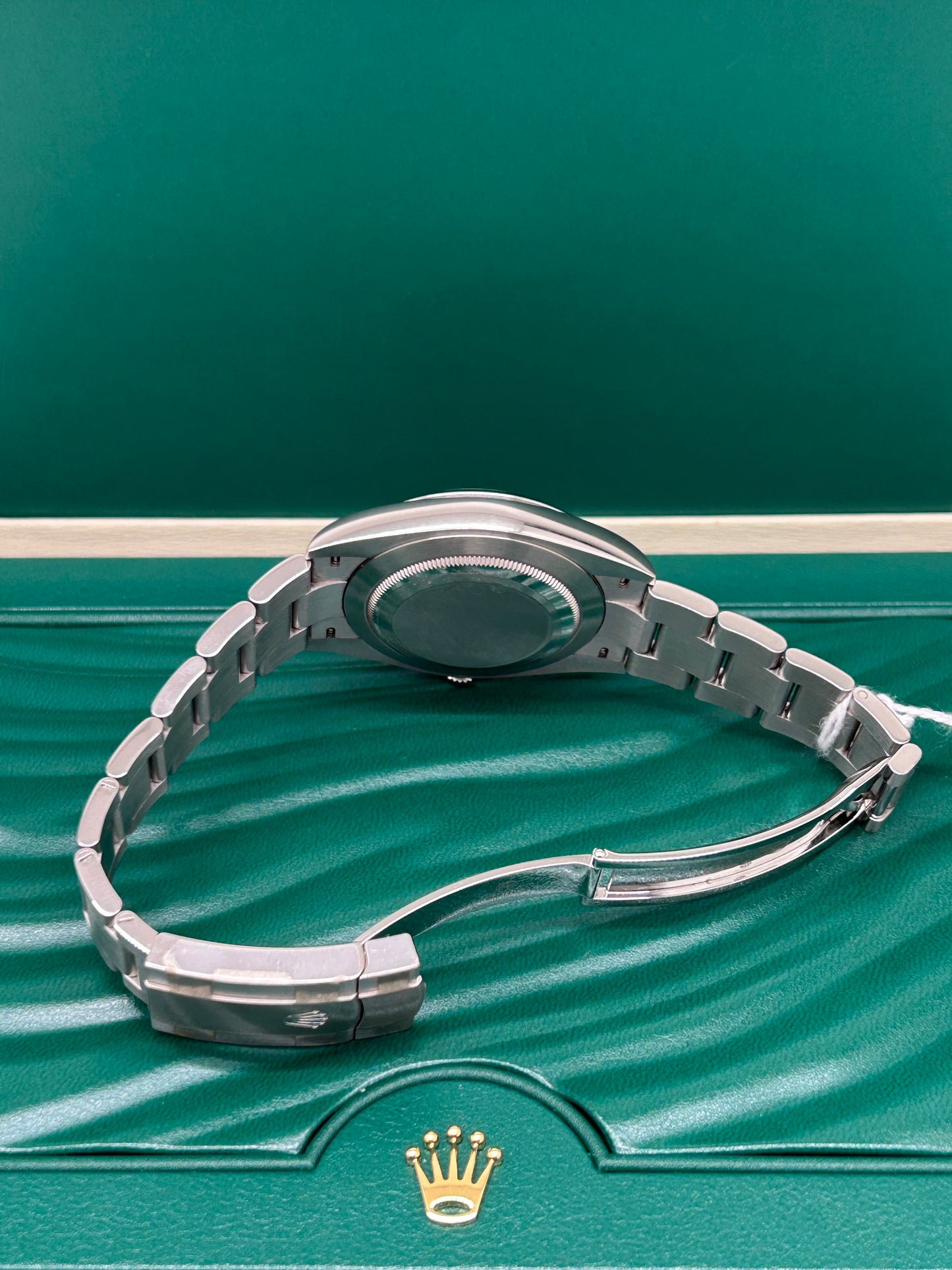 Rolex Oyster Perpetual 41 Green Ref 124300 - Unworn - Year 2025