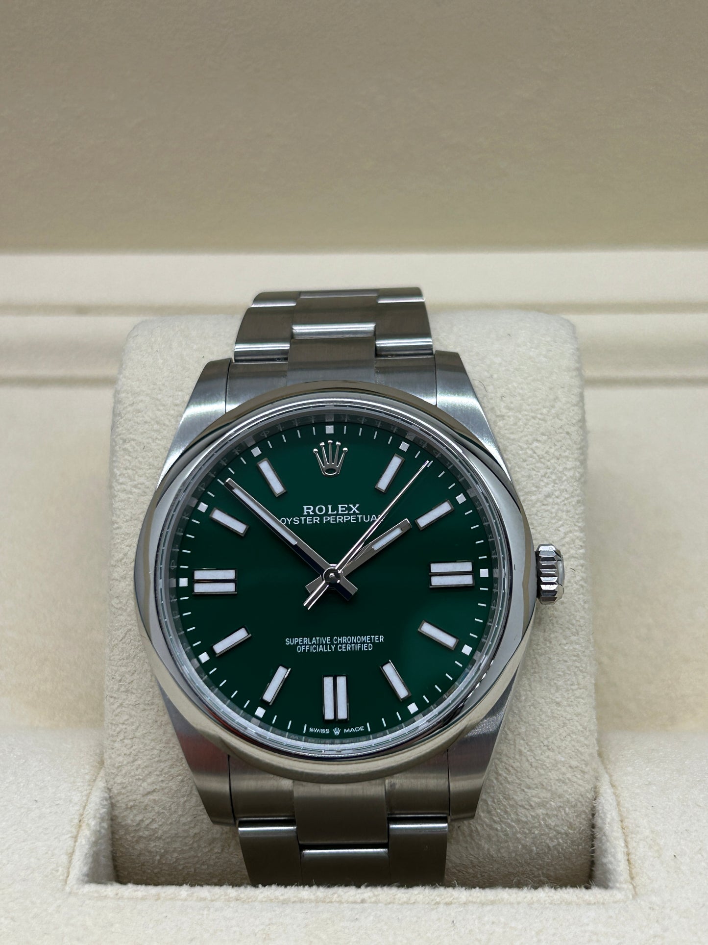 Rolex Oyster Perpetual 41 Green Ref 124300 - Unworn - Year 2025