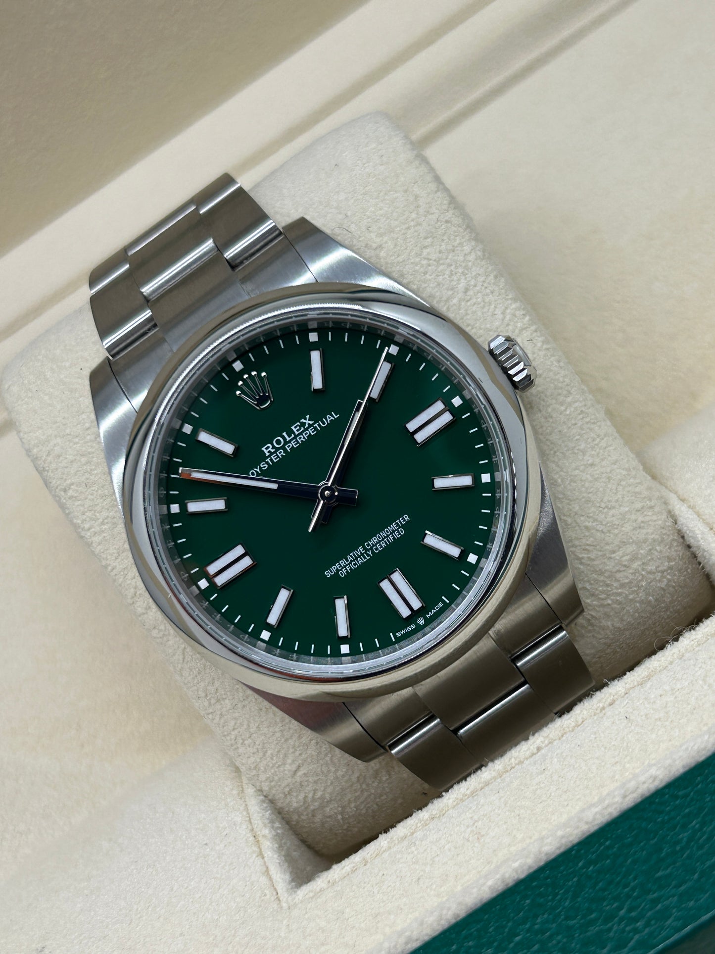 Rolex Oyster Perpetual 41 Green Ref 124300 - Unworn - Year 2025