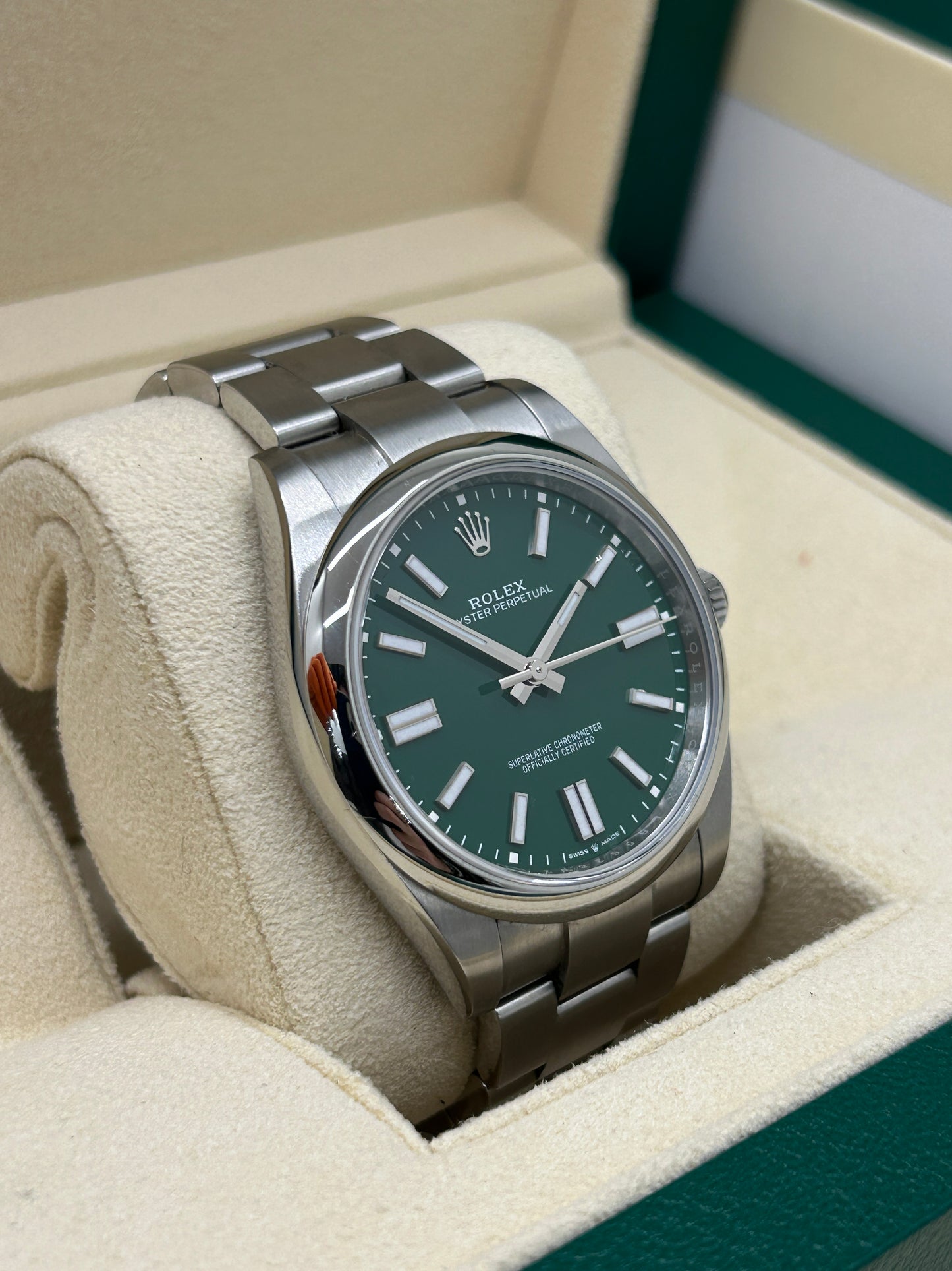 Rolex Oyster Perpetual 41 Green Ref 124300 - Unworn - Year 2025