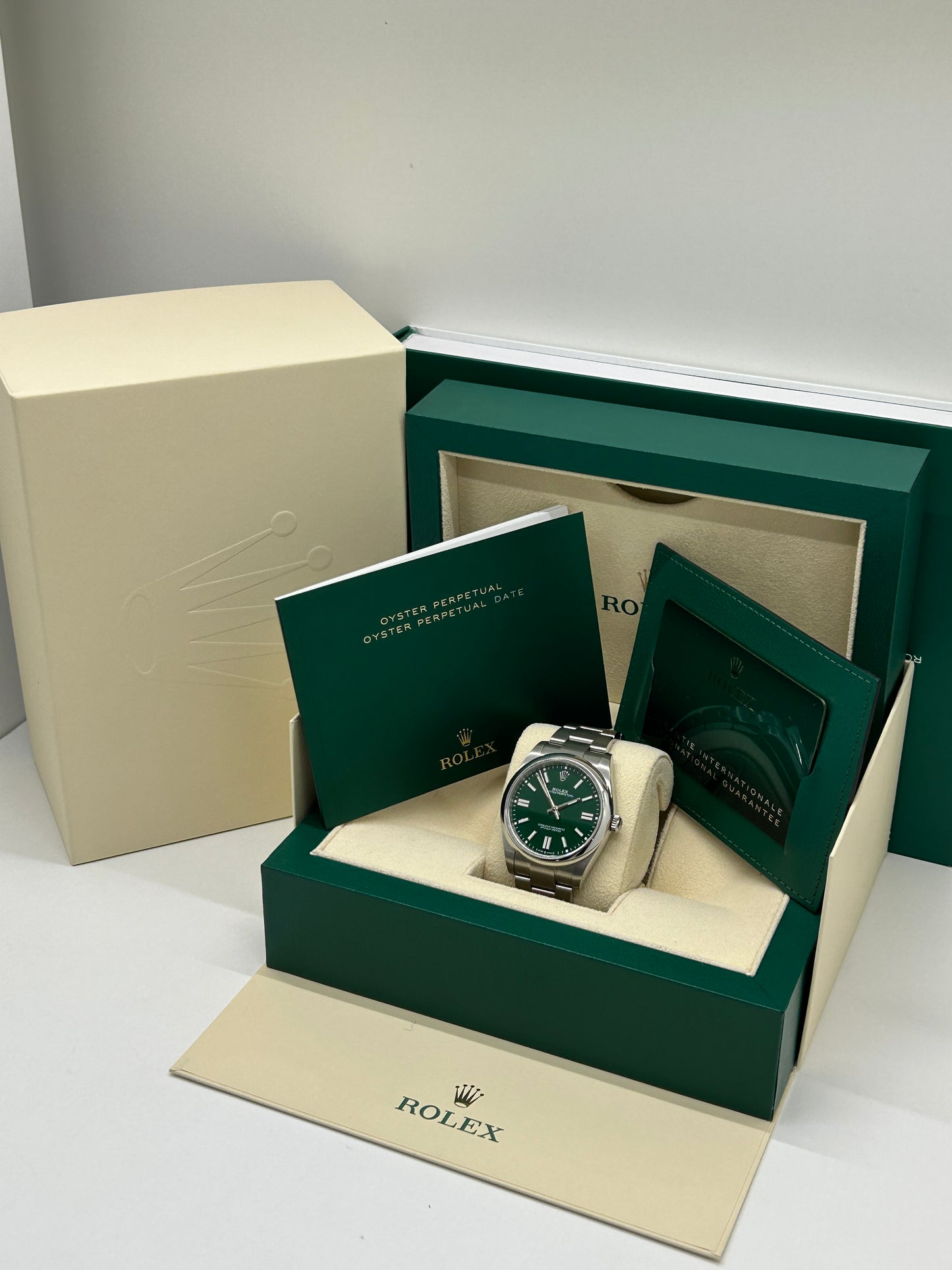 Rolex Oyster Perpetual 41 Green Ref 124300 - Unworn - Year 2025