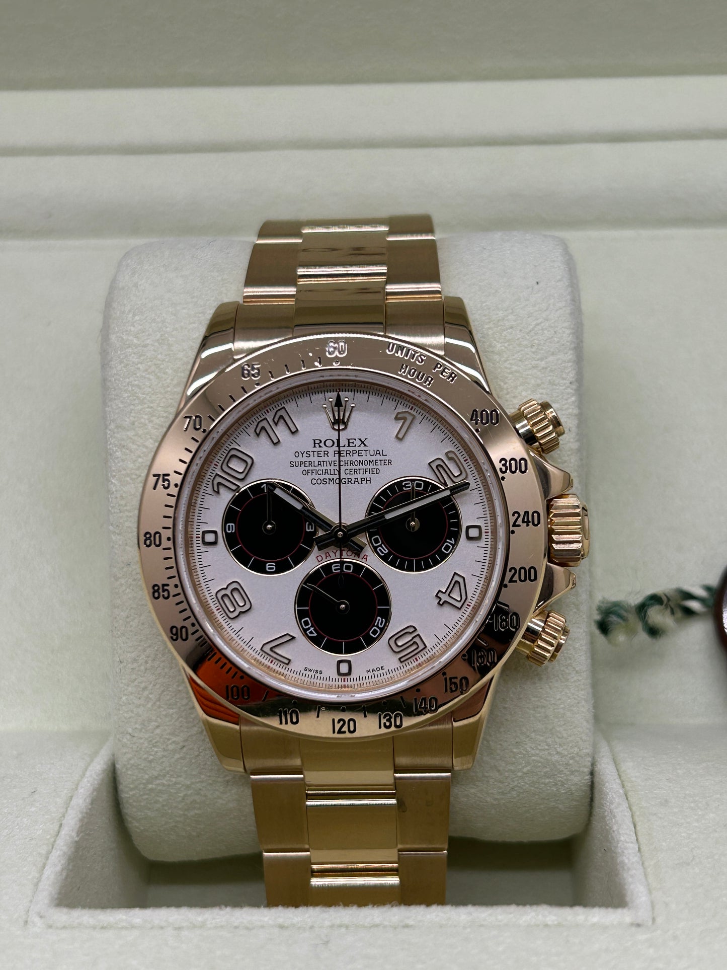 Rolex Daytona - 18Kt Yellow Gold - White Racing Dial - 116528 - Year 2013
