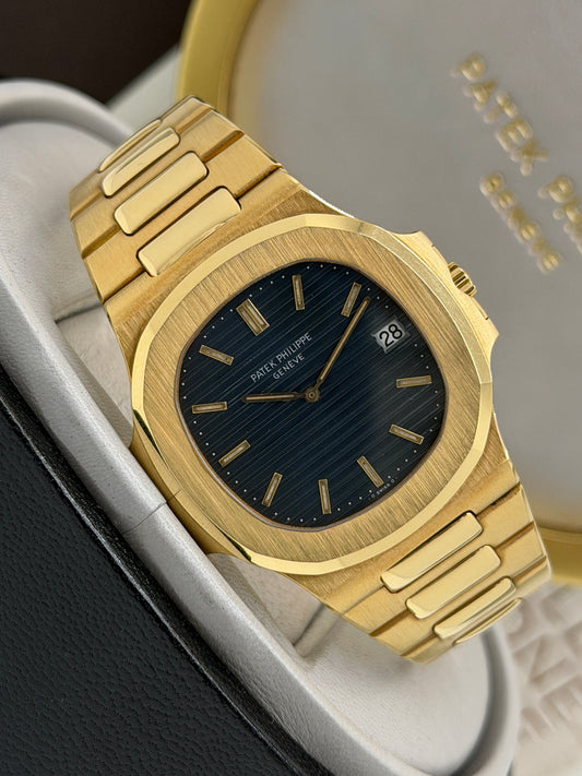 Patek Philippe Nautilus Jumbo - Blue Dial - 18Kt Yellow Gold Ref 3700/1 - Official Extract of archives - Year 1979