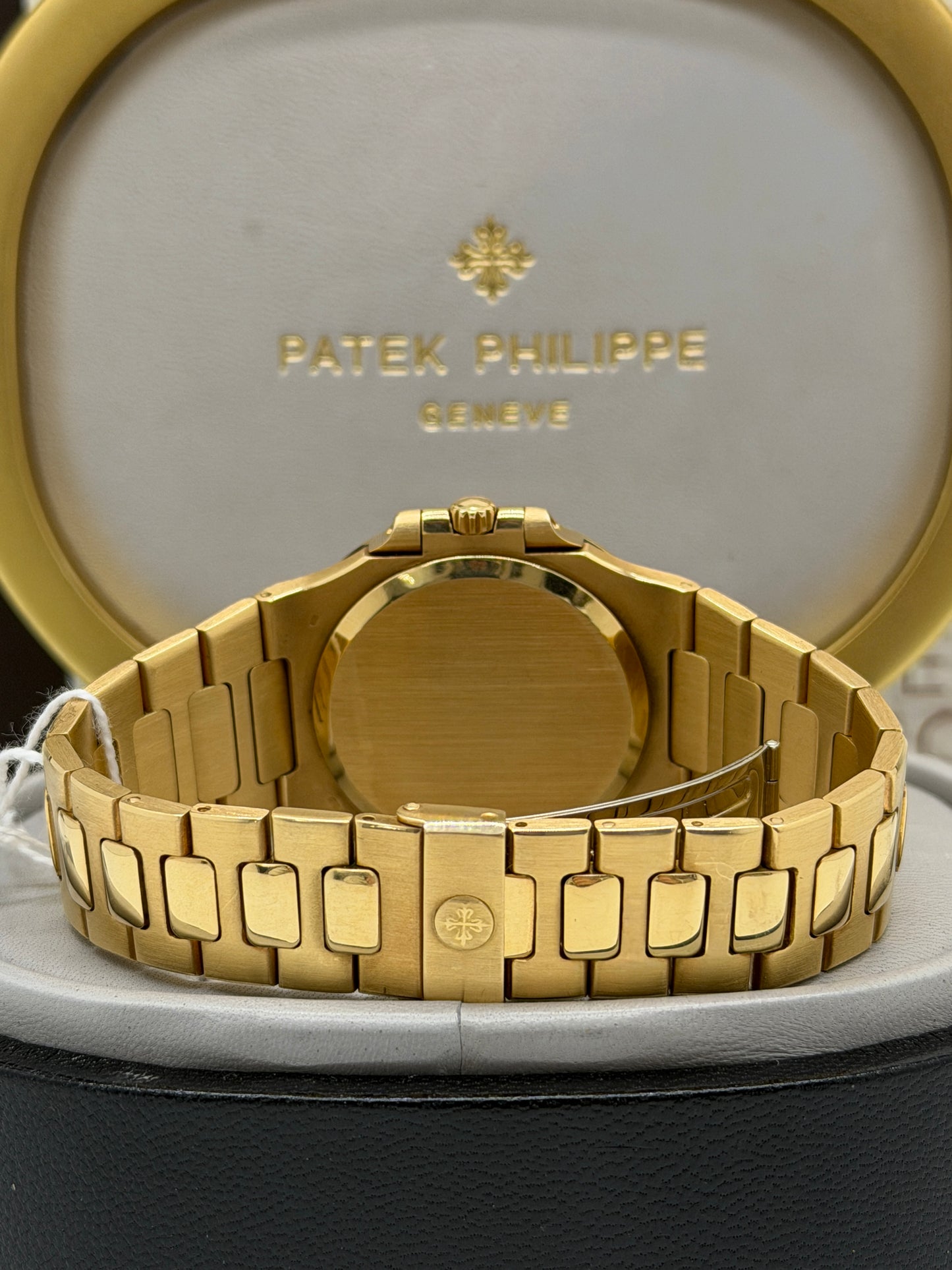 Patek Philippe Nautilus Jumbo - Blue Dial - 18Kt Yellow Gold Ref 3700/1 - Official Extract of archives - Year 1979
