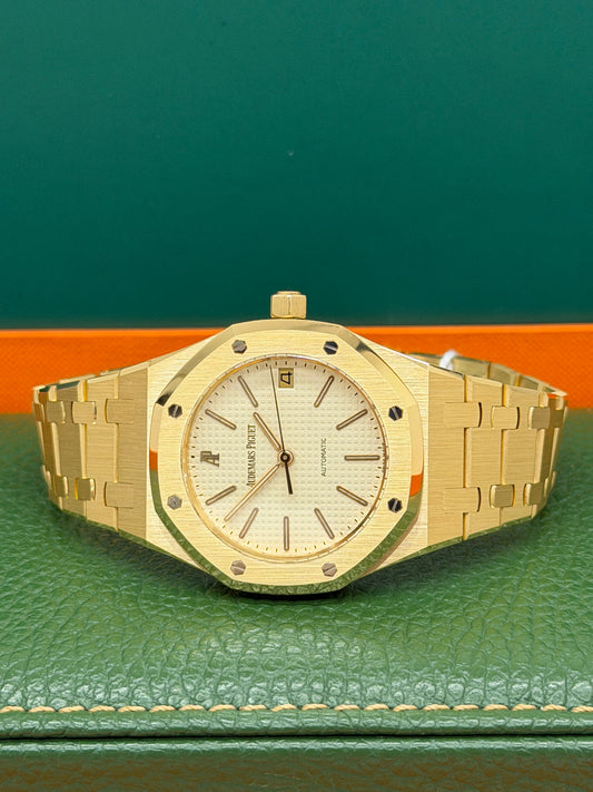Audemars Piguet Royal Oak 36mm - Champagne Dial - 18Kt Yellow Gold Ref 14790BA - AP Extract Of Archives - Year 1995