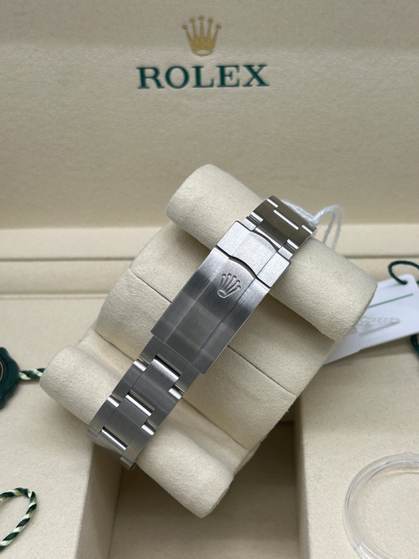 Rolex Oyster Perpetual 34 Candy Ref 124200 - New 2025