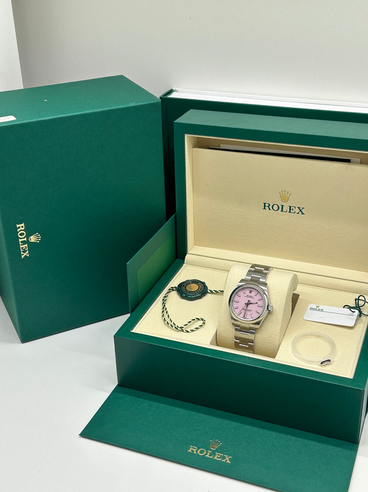 Rolex Oyster Perpetual 34 Candy Ref 124200 - New 2025