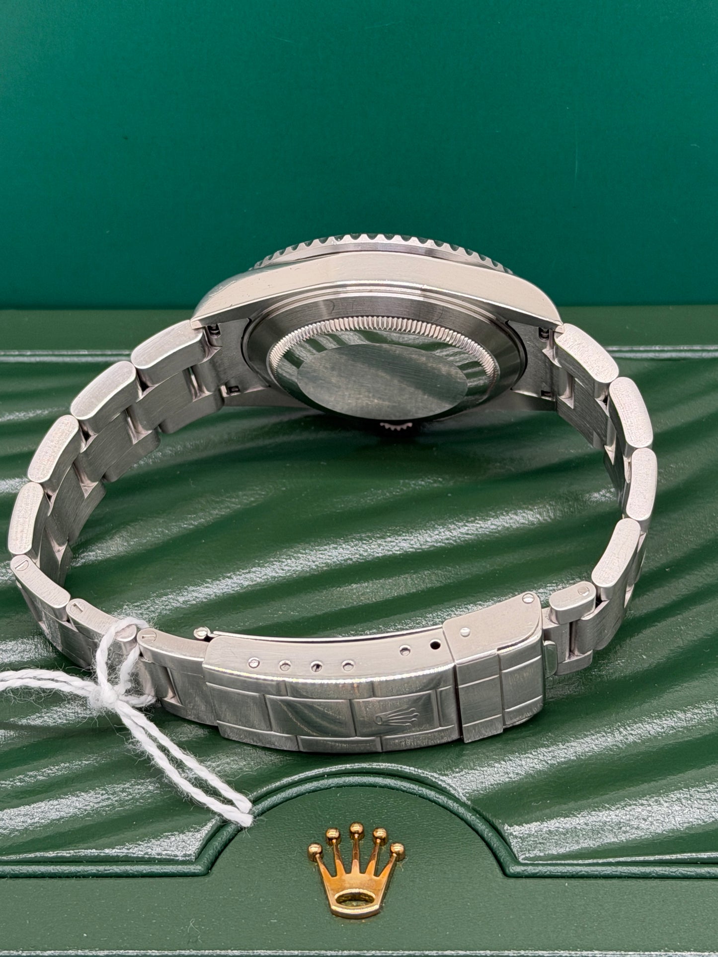 Rolex Submariner Date "Kermit" - RRR Card - Never Polished Ref 16610LV - Year 2011
