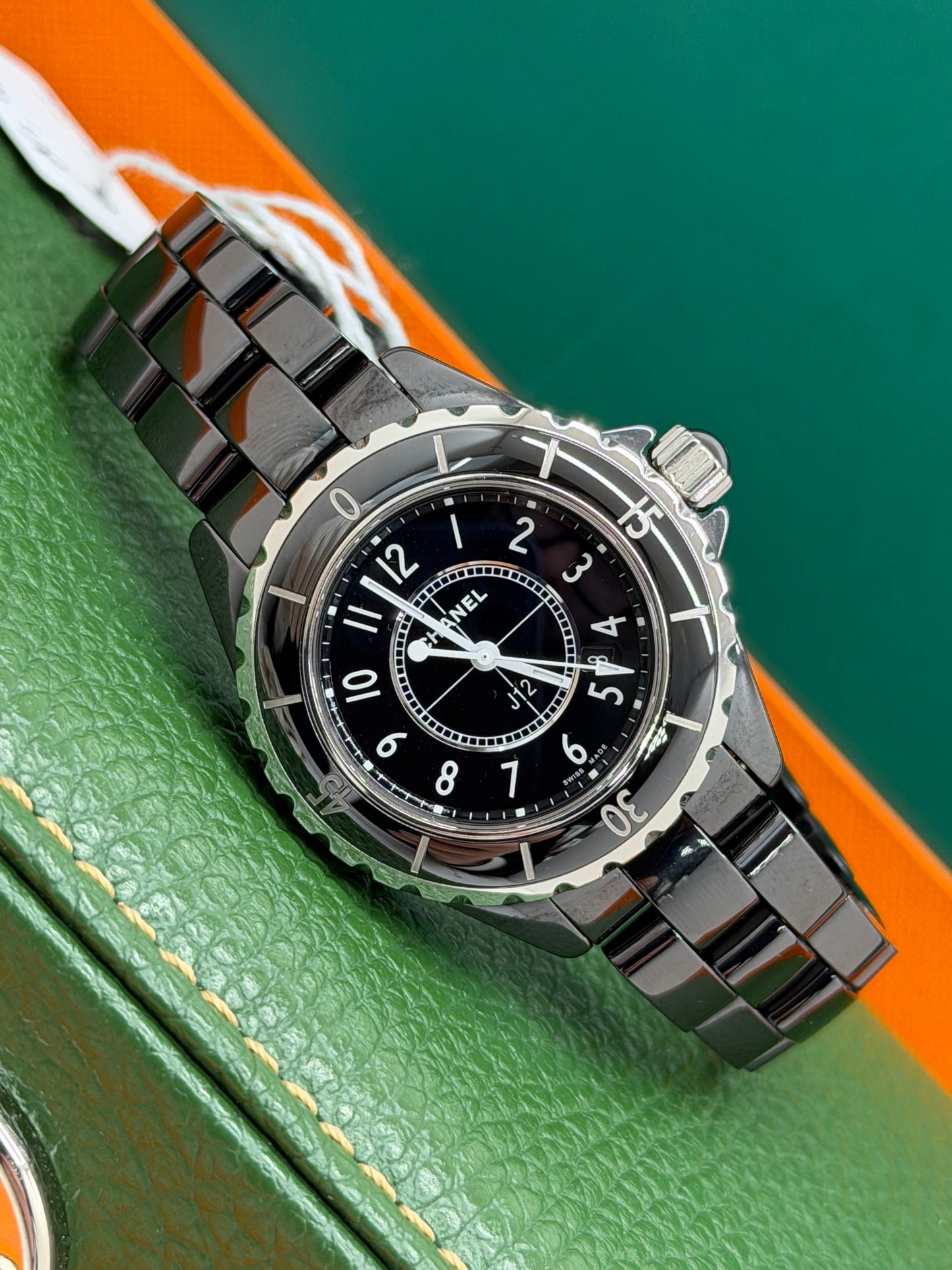 Chanel J12 34mm - Black Ceramic - Ref.H0682 - Quartz