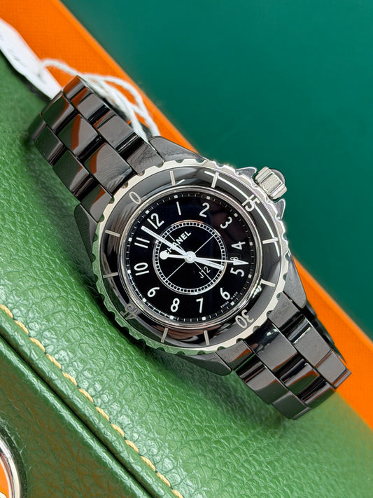Chanel J12 34mm - Black Ceramic - Ref.H0682 - Quartz