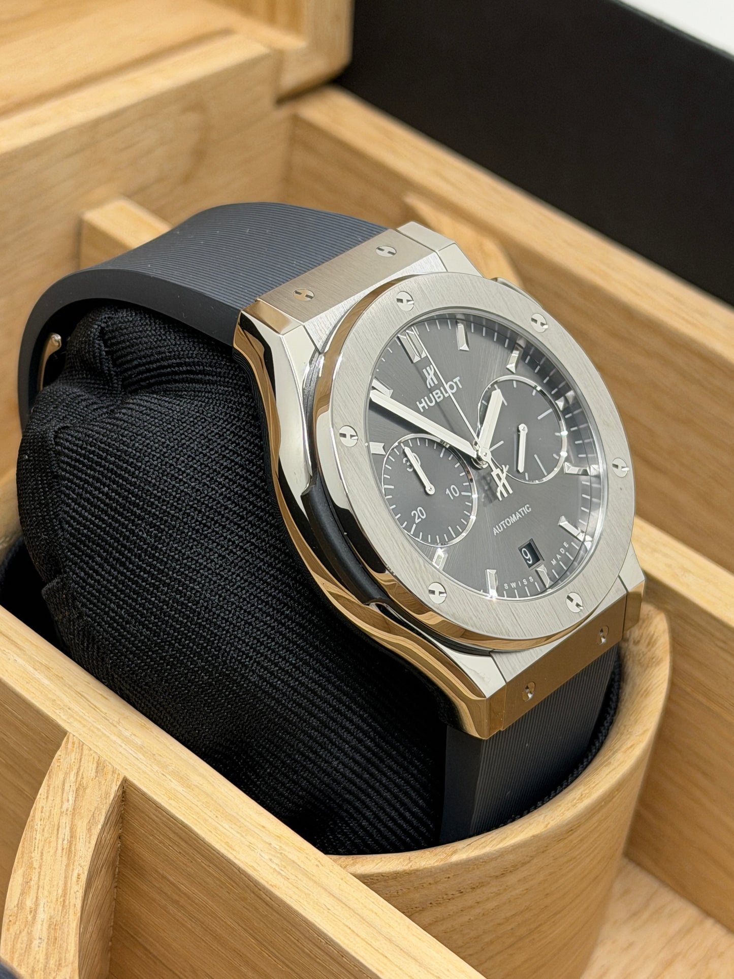 Hublot Classic Fusion Racing Grey Black - Black Dial - 45mm - Titanium - Ref 521.NX.7071.RX - New 2026