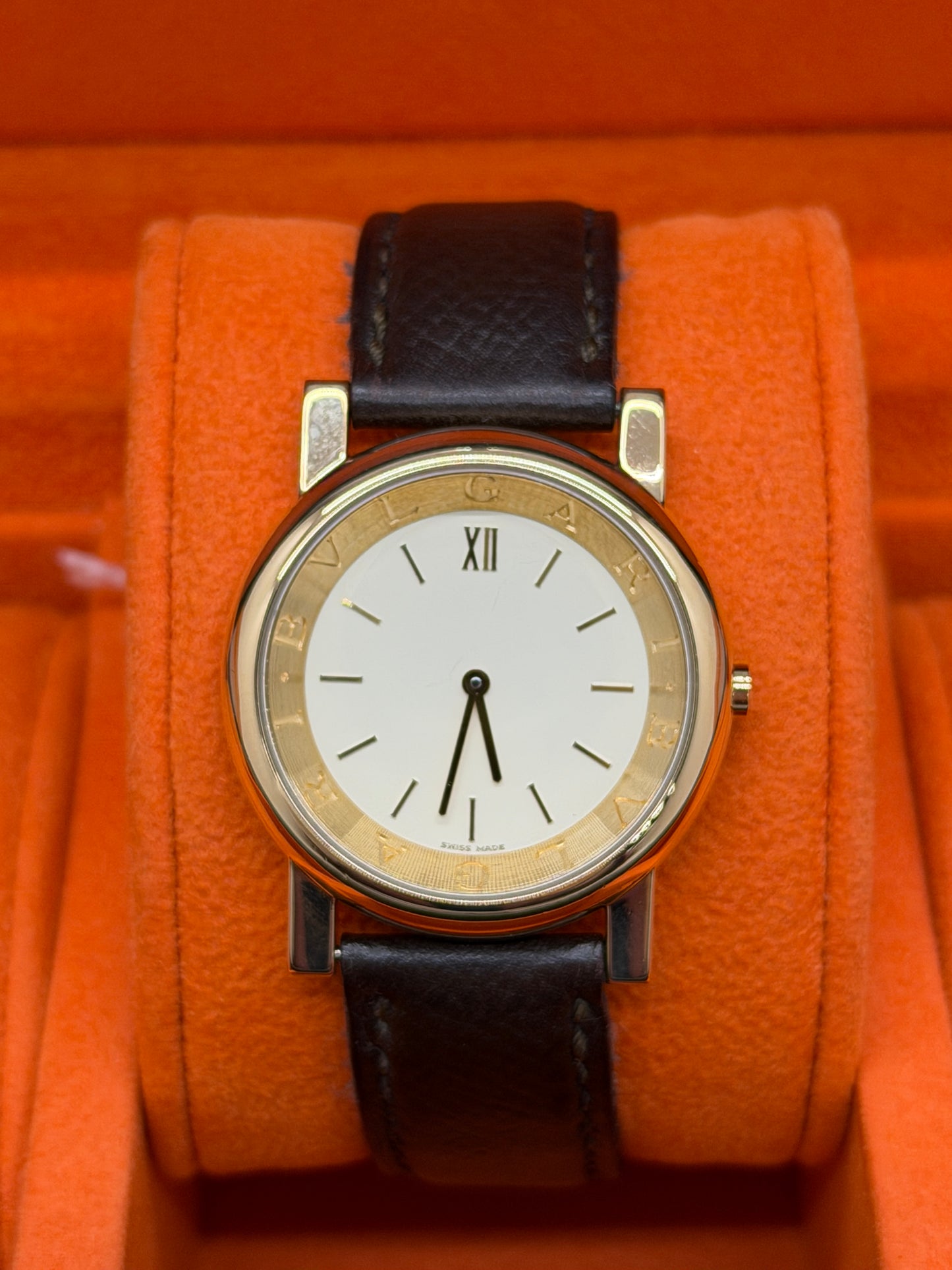 Bulgari Anfiteatro 33mm - 18Kt Yellow Gold - Quartz AT 33 GL