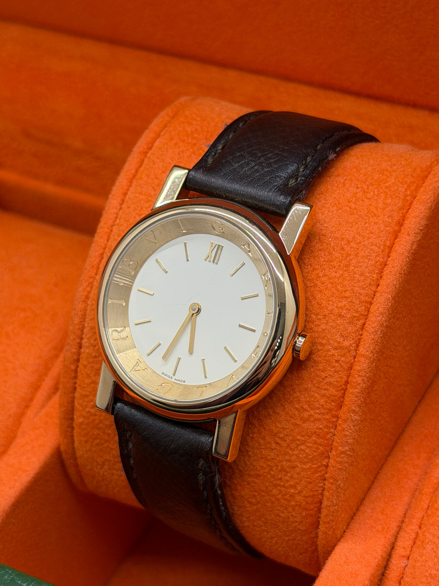 Bulgari Anfiteatro 33mm - 18Kt Yellow Gold - Quartz AT 33 GL