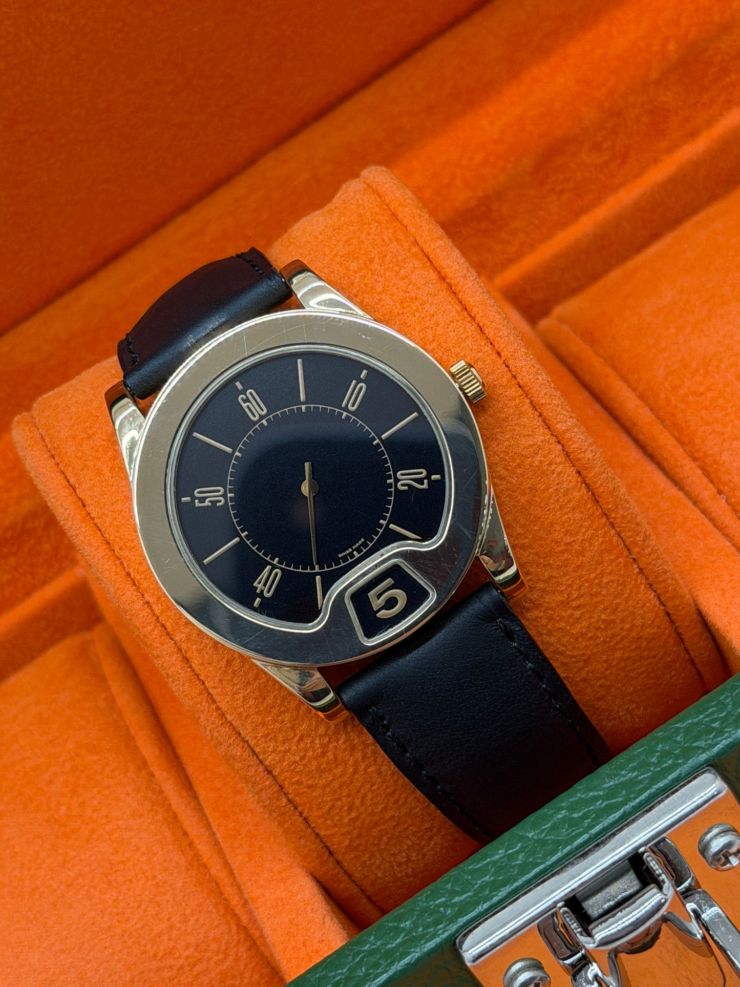 Gianni Bulgari Jumping Hour 35mm - 18Kt Yellow Gold