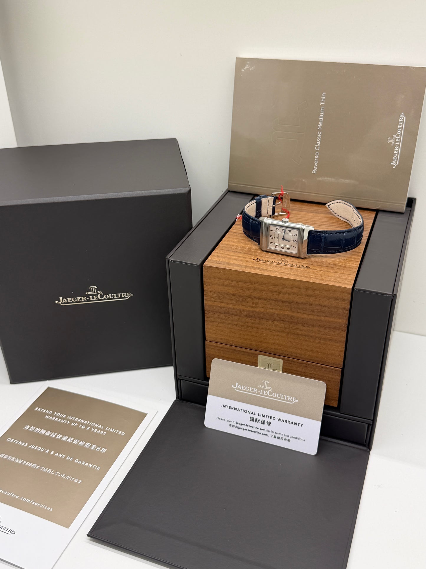 Jaeger-LeCoultre Reverso Classique Classic Medium Thin - New 2026