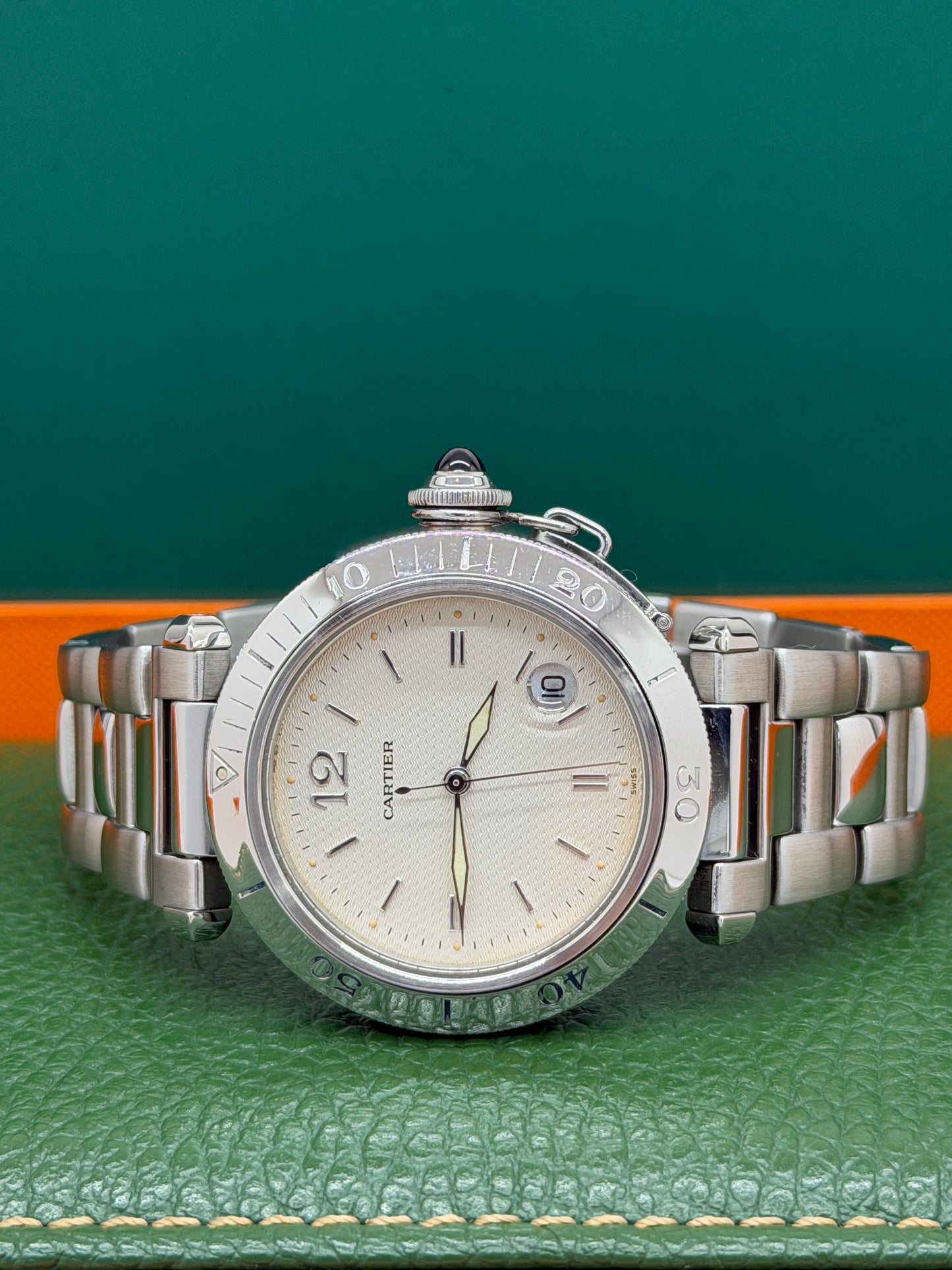 Cartier Pasha 38mm - White Dial - Automatic - Year 1997 Ref 1040
