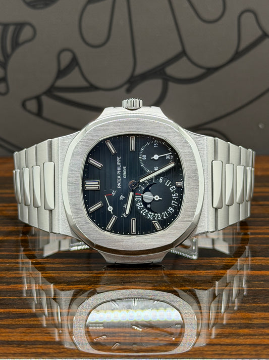 Patek Philippe Nautilus Blue dial - Ref 5712/1A-001 Year 2013