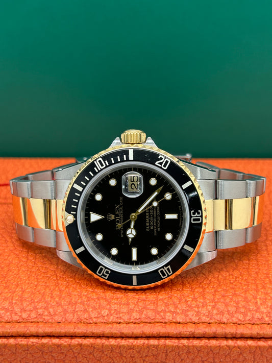 Rolex Submariner Date - Black Dial - 18Kt Yellow Gold& Steel - Ref 16613 - Year 1993