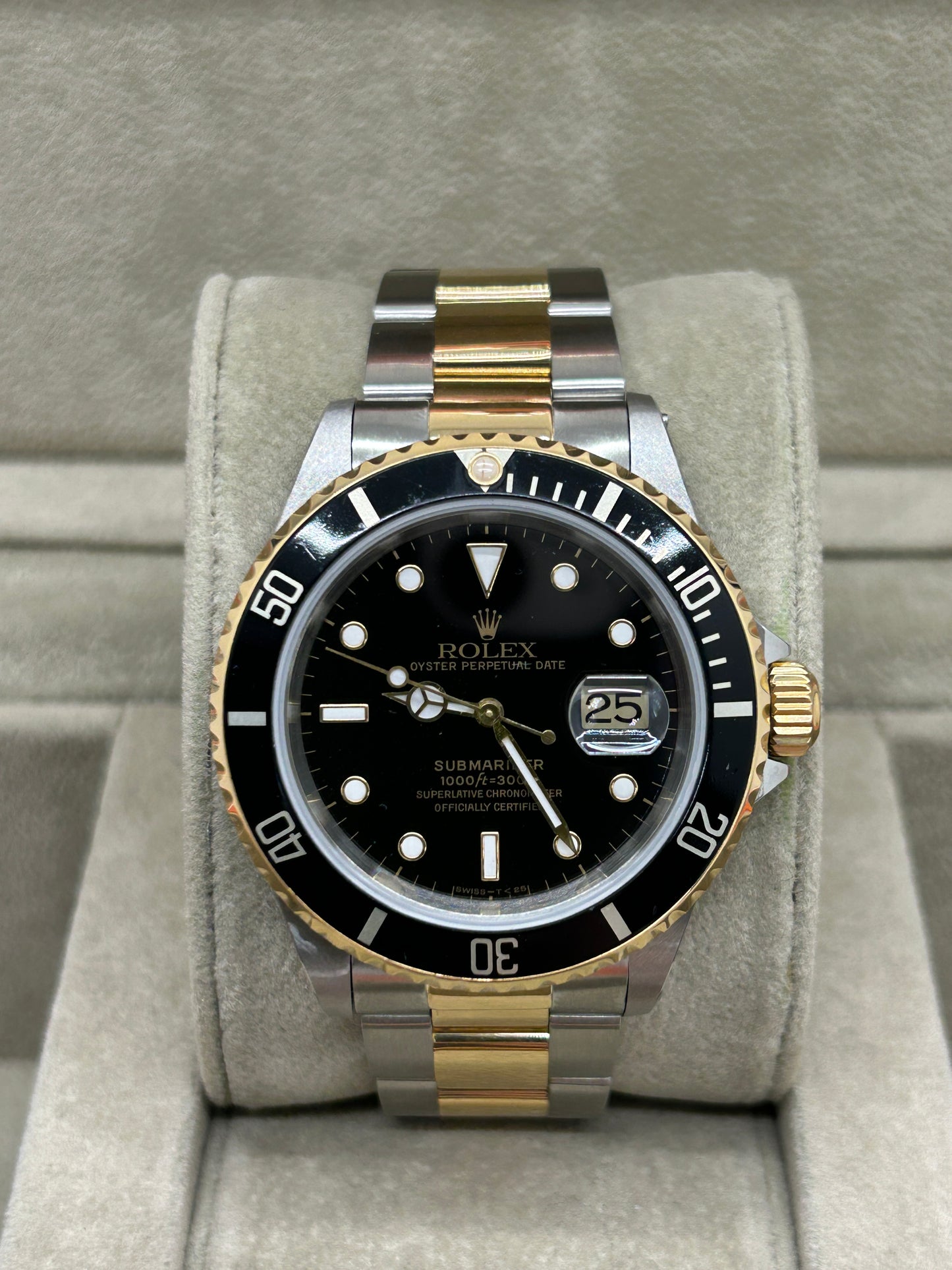 Rolex Submariner Date - Black Dial - 18Kt Yellow Gold& Steel - Ref 16613 - Year 1993
