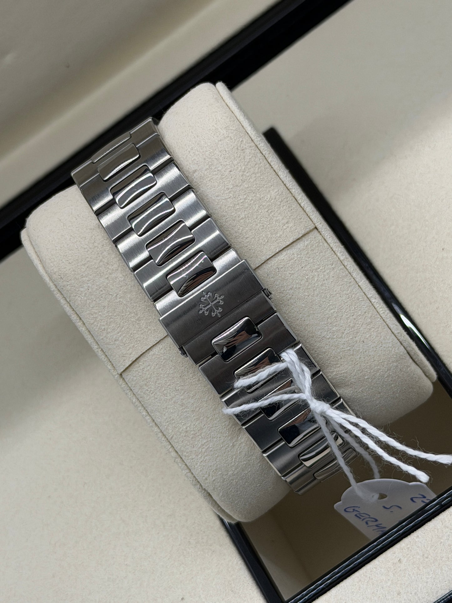 Patek Philippe Nautilus Blue dial - Ref 5712/1A-001 Year 2013
