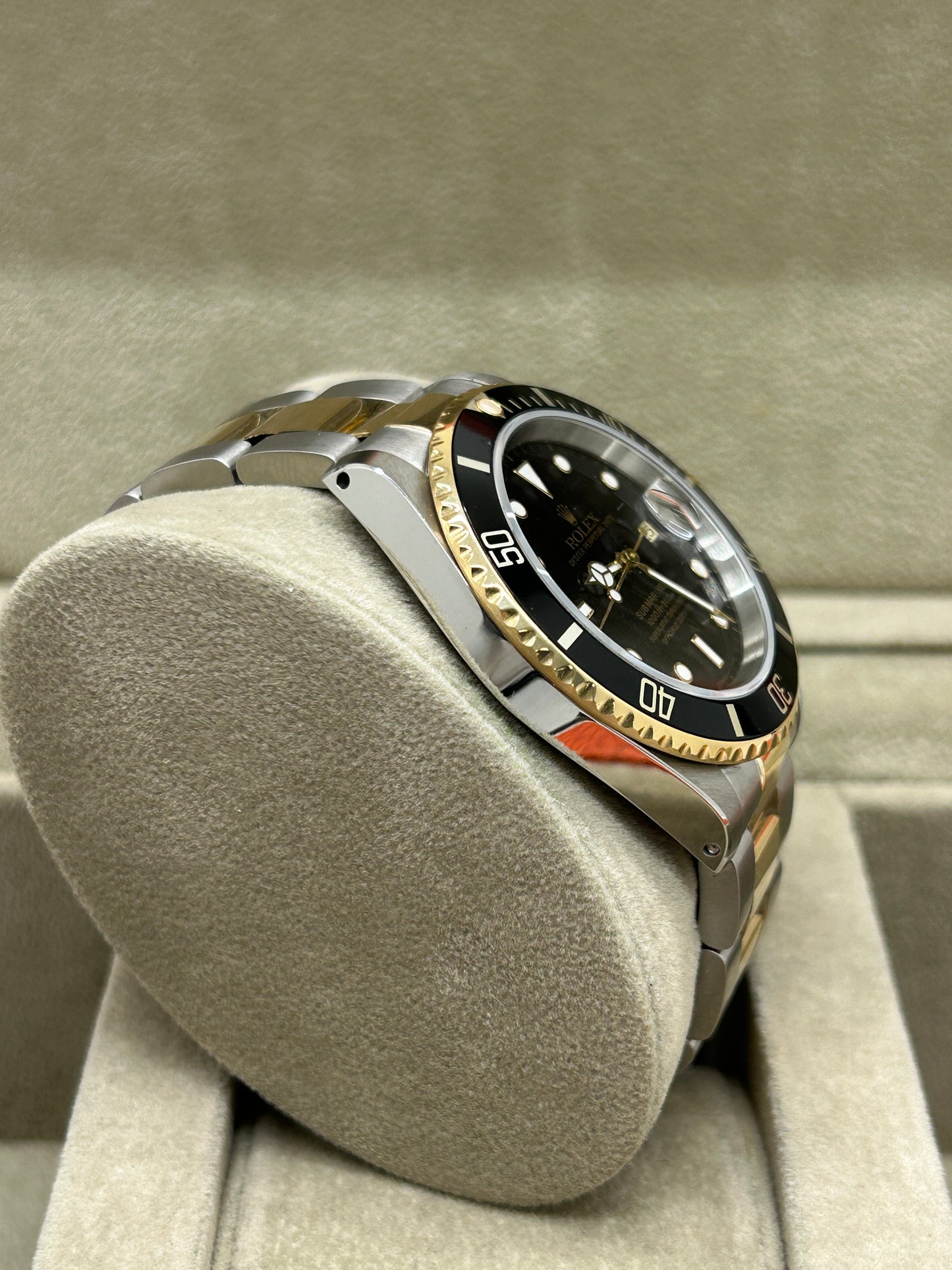 Rolex Submariner Date - Black Dial - 18Kt Yellow Gold& Steel - Ref 16613 - Year 1993