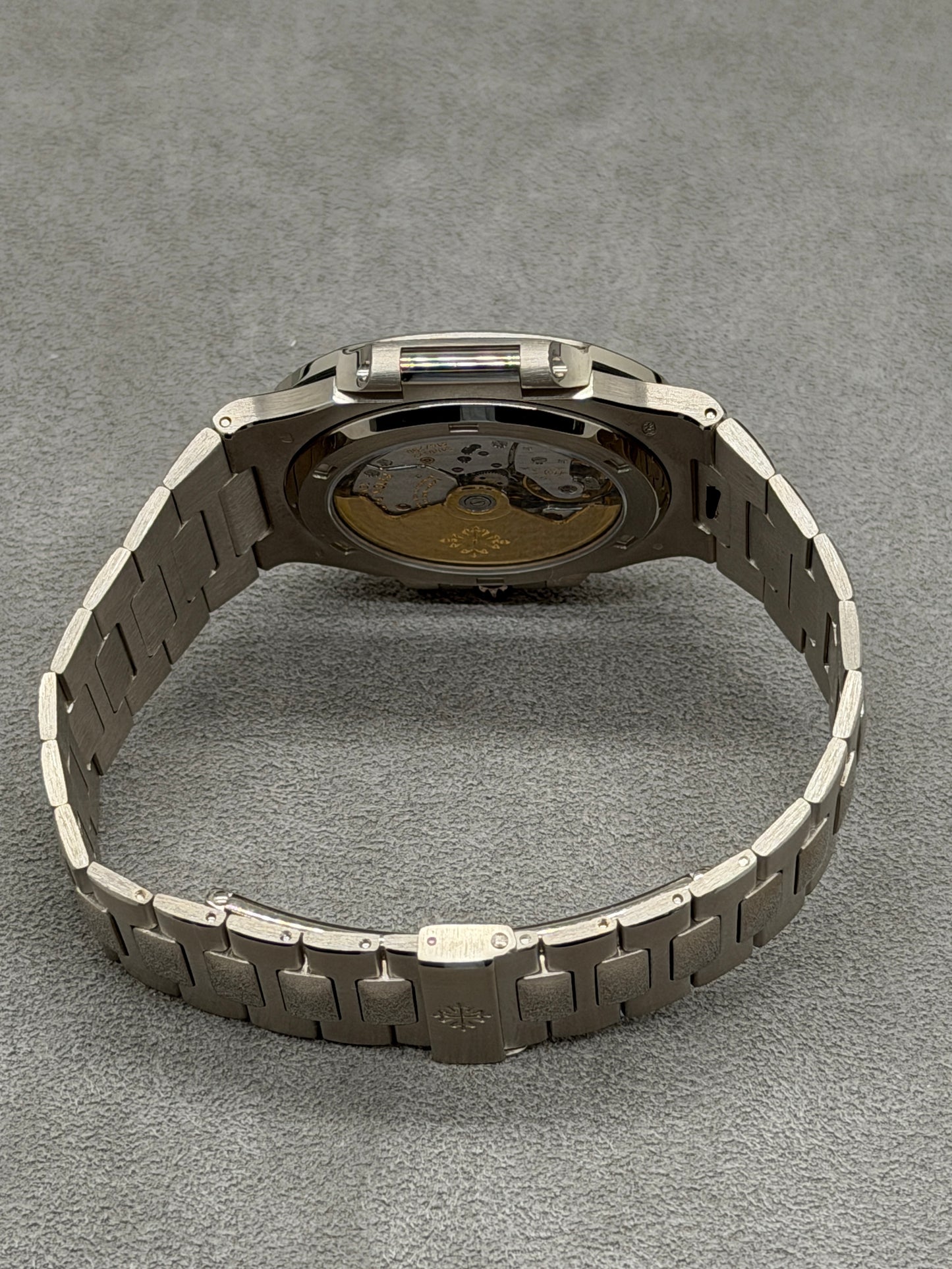 Patek Philippe Nautilus Rare Ref 3711/1G-001 - Black Dial - White Gold - Year 2004 Original Box + Official Extract Of Archives 2026