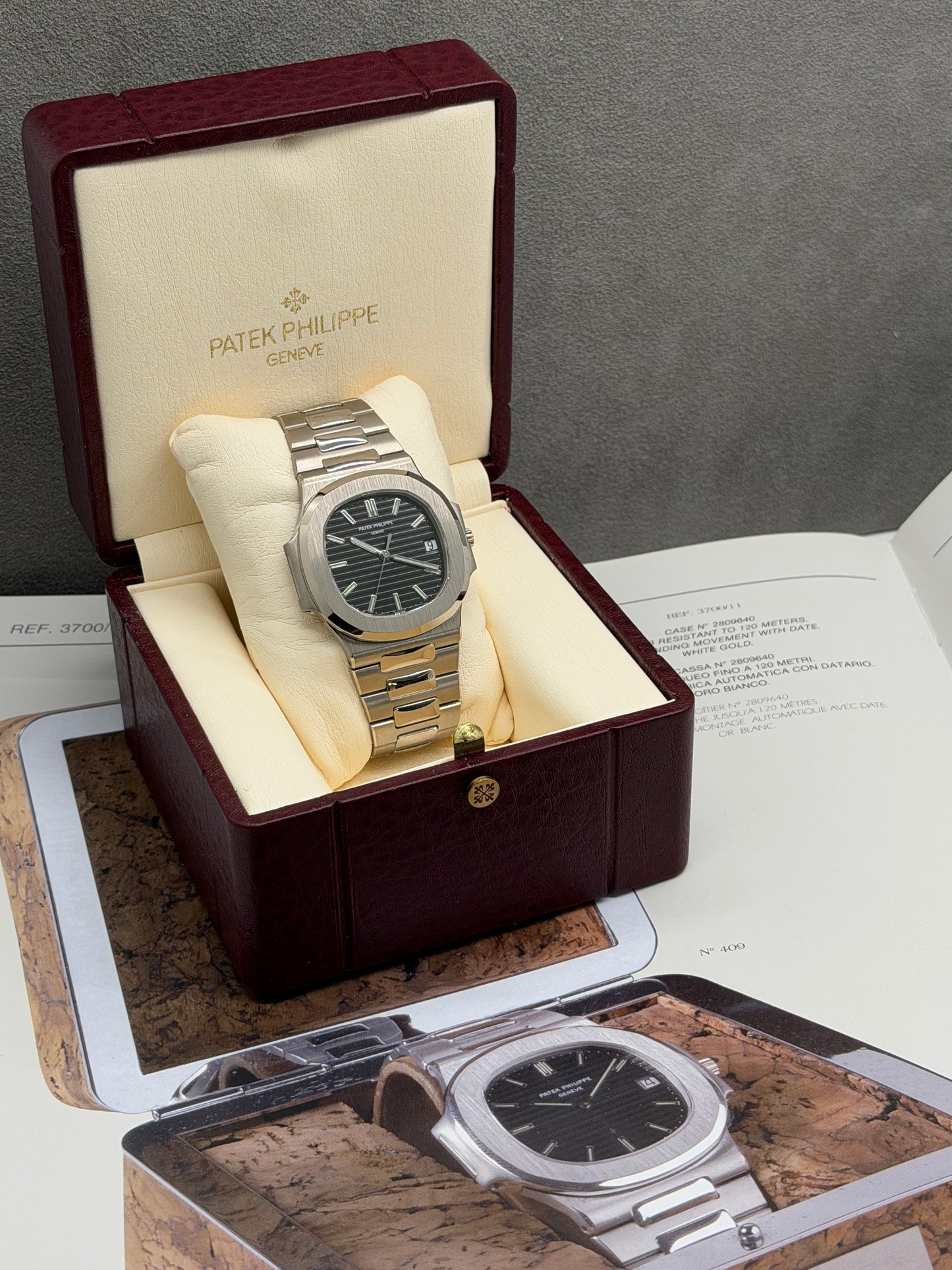 Patek Philippe Nautilus Rare Ref 3711/1G-001 - Black Dial - White Gold - Year 2004 Original Box + Official Extract Of Archives 2026