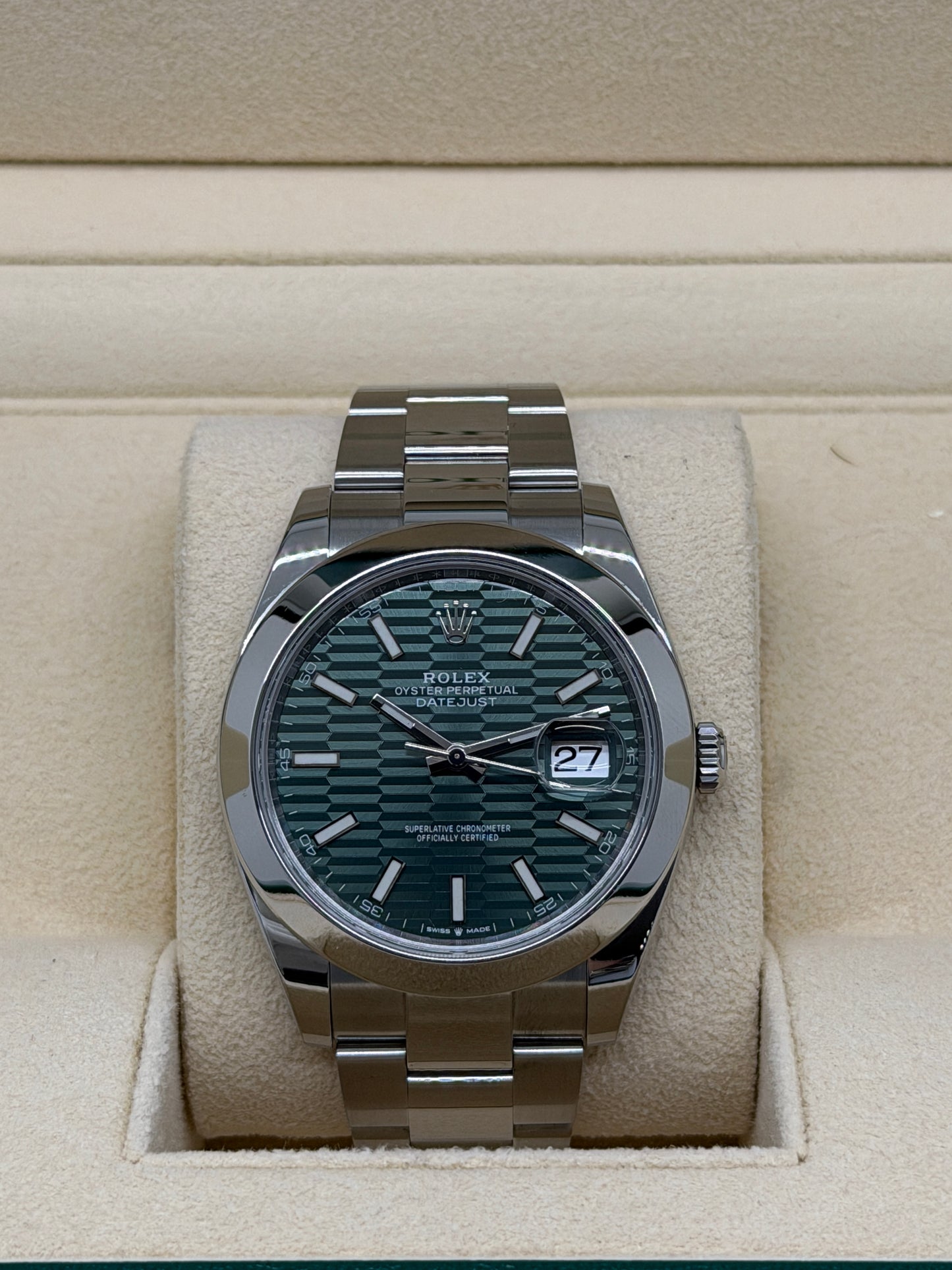 Rolex Datejust 41 -  Green Fluted Motif Dial - Ref 126300 - Year 2023