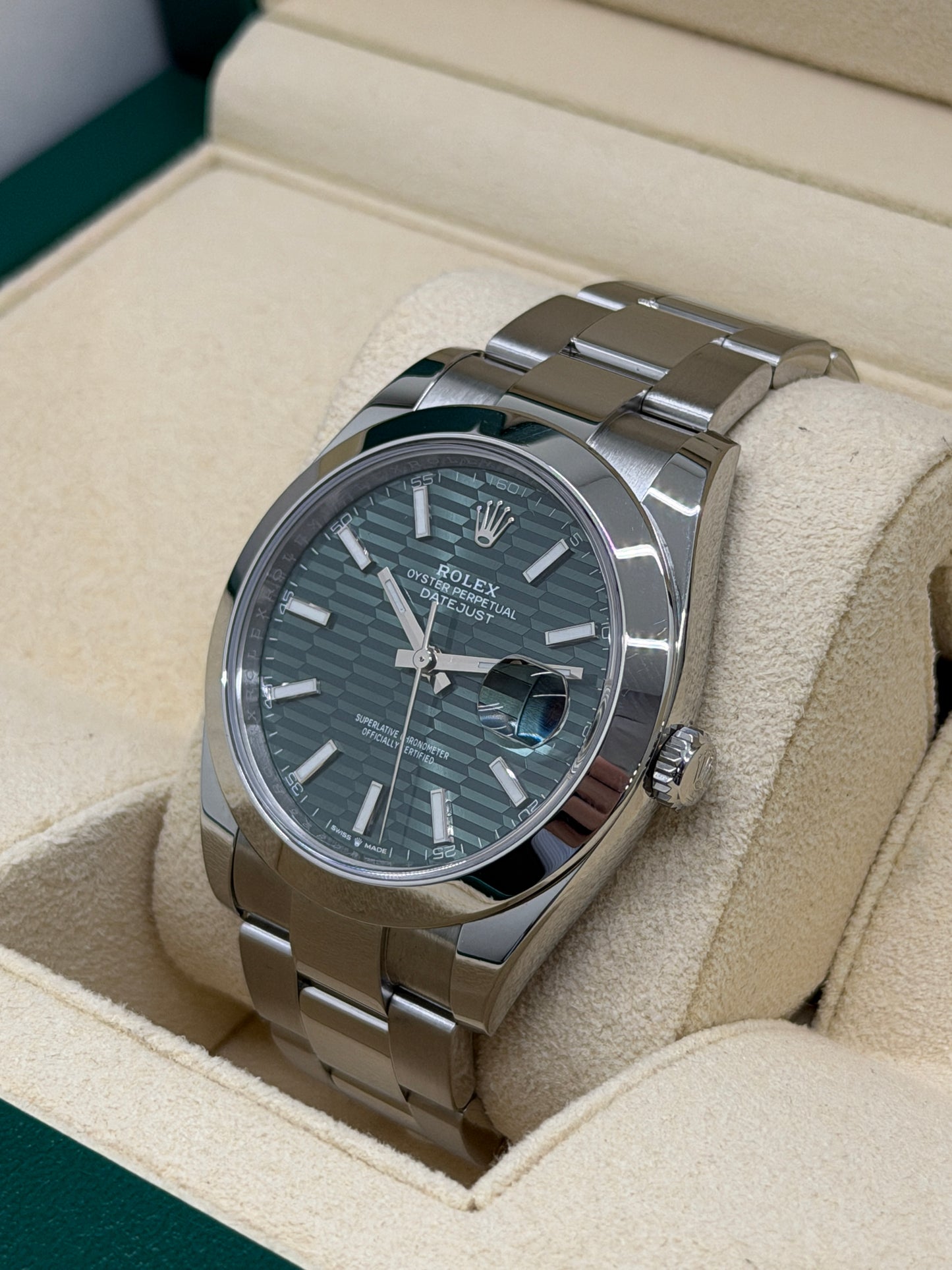 Rolex Datejust 41 -  Green Fluted Motif Dial - Ref 126300 - Year 2023