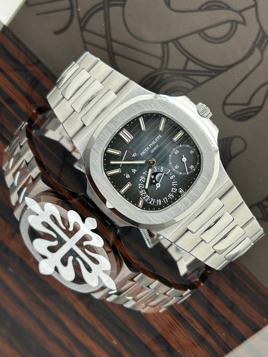 Patek Philippe Nautilus - Ref 5712/1A-001 - Blue Dial - Unpolished - Year 2019