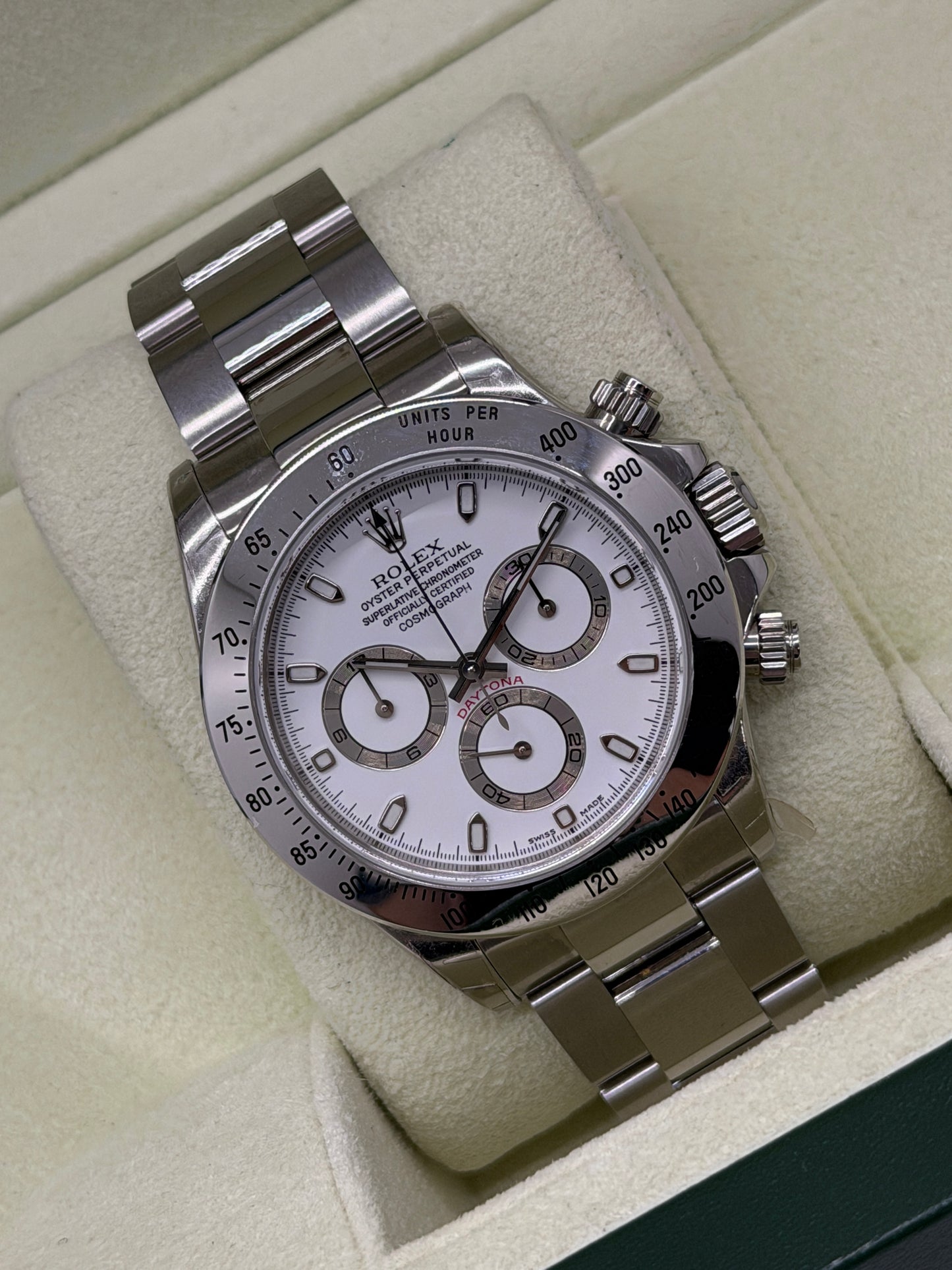 Rolex Daytona Cream Dial - P26 Serial - Ref 116520 NOS - Year 2001 (Partially Stickers)