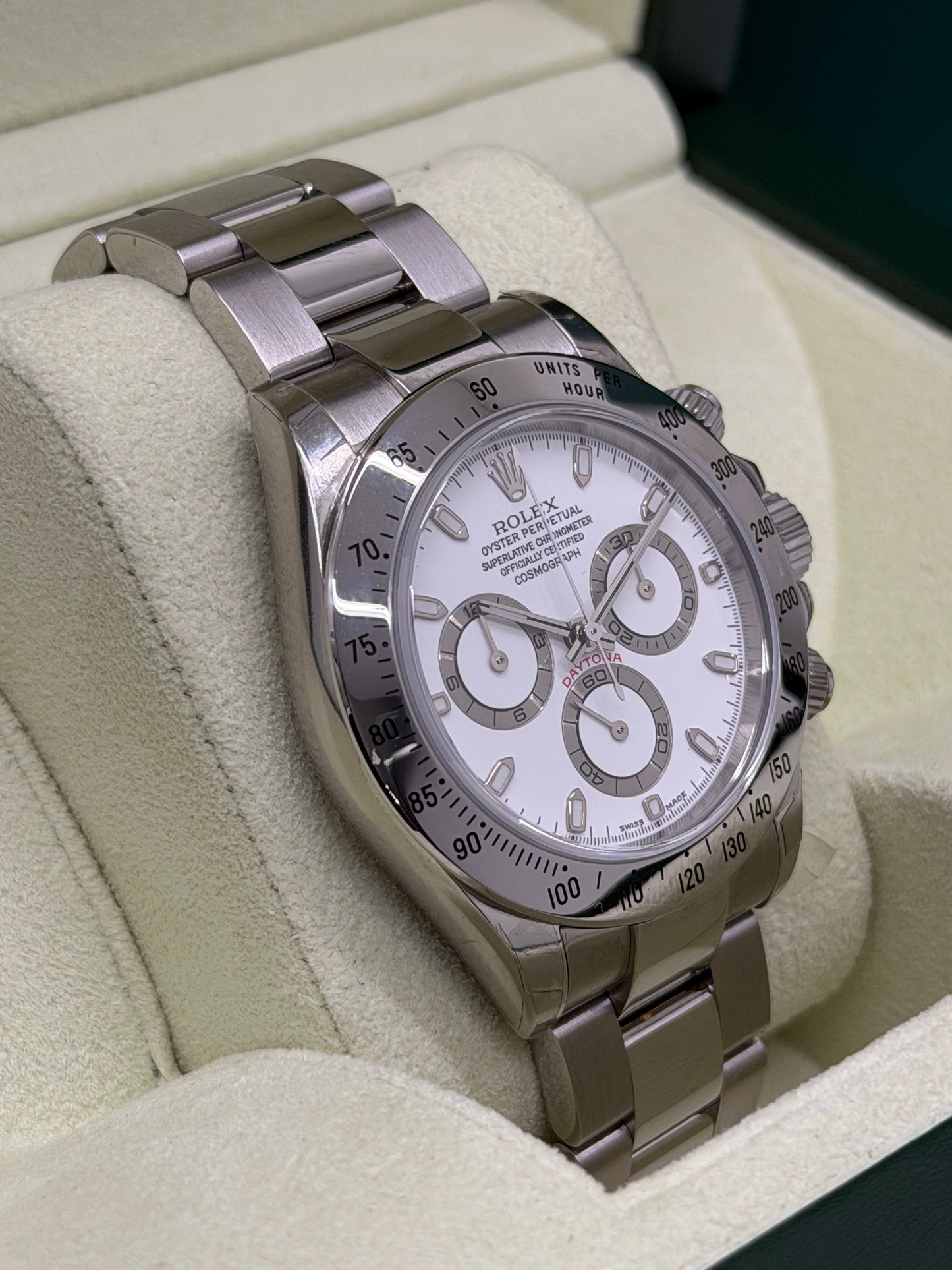 Rolex Daytona Cream Dial - P26 Serial - Ref 116520 NOS - Year 2001 (Partially Stickers)