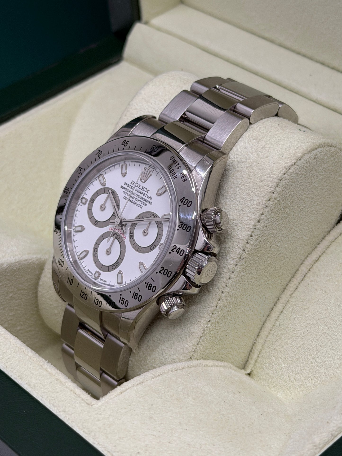 Rolex Daytona Cream Dial - P26 Serial - Ref 116520 NOS - Year 2001 (Partially Stickers)