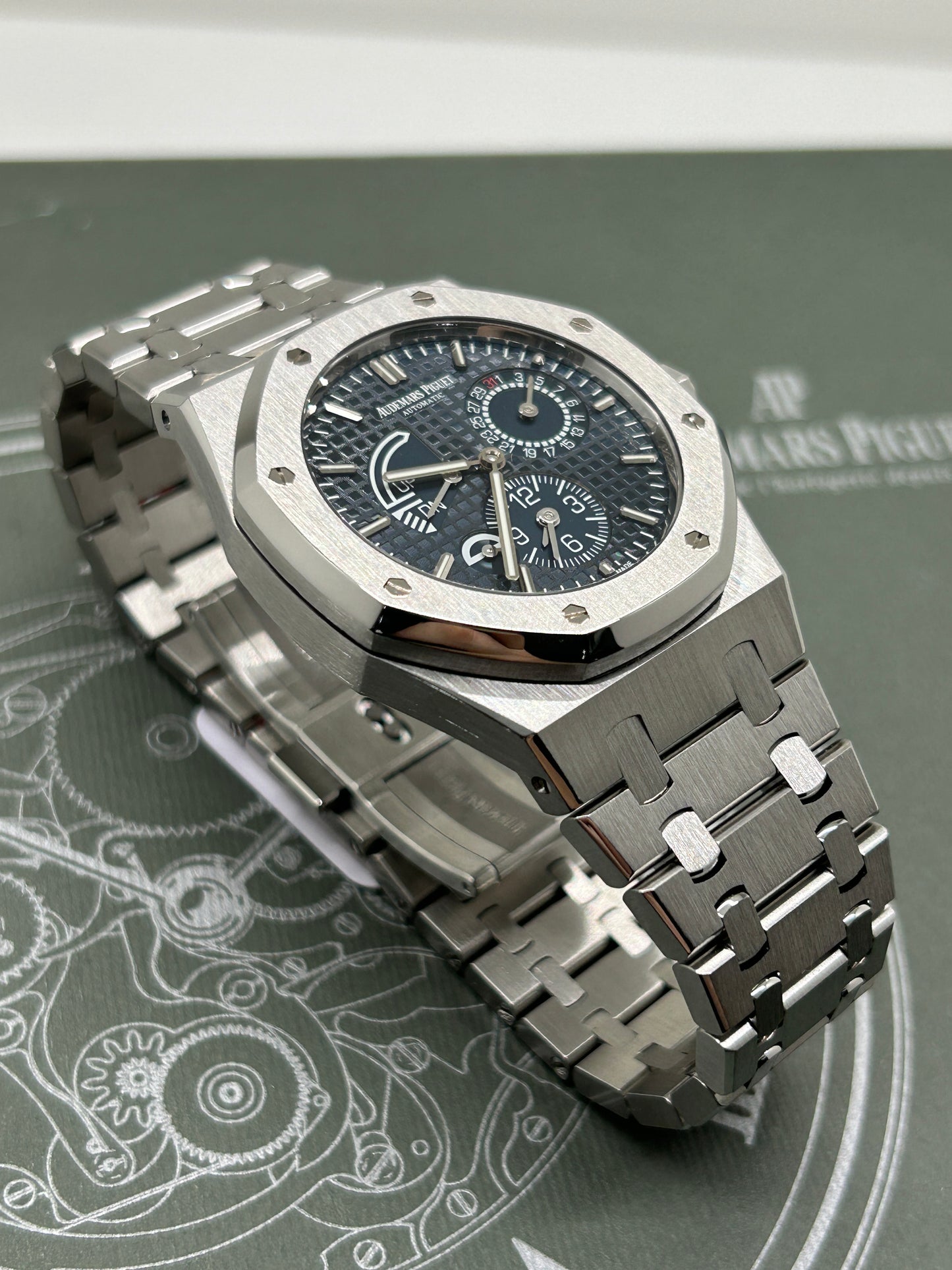 Audemars Piguet - Royal Oak Dual Time 39mm - Blue Dial - Ref 26124ST.OO.D018CR.01- AP Bracelet - Year 2016