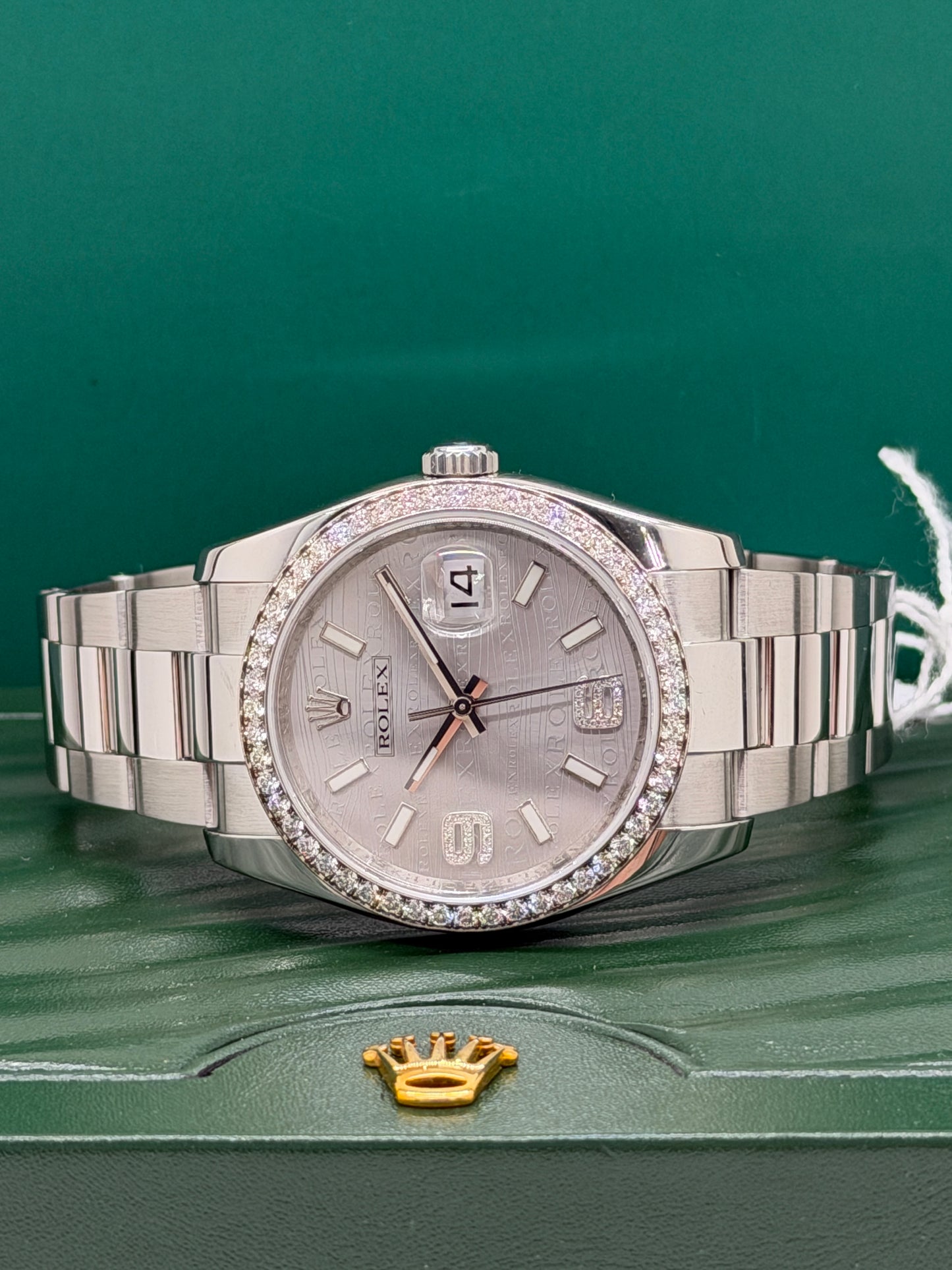 Rolex Datejust 36 Silver Wave Dial - Factory Diamonds Bezel Ref 116244 - Year 2011