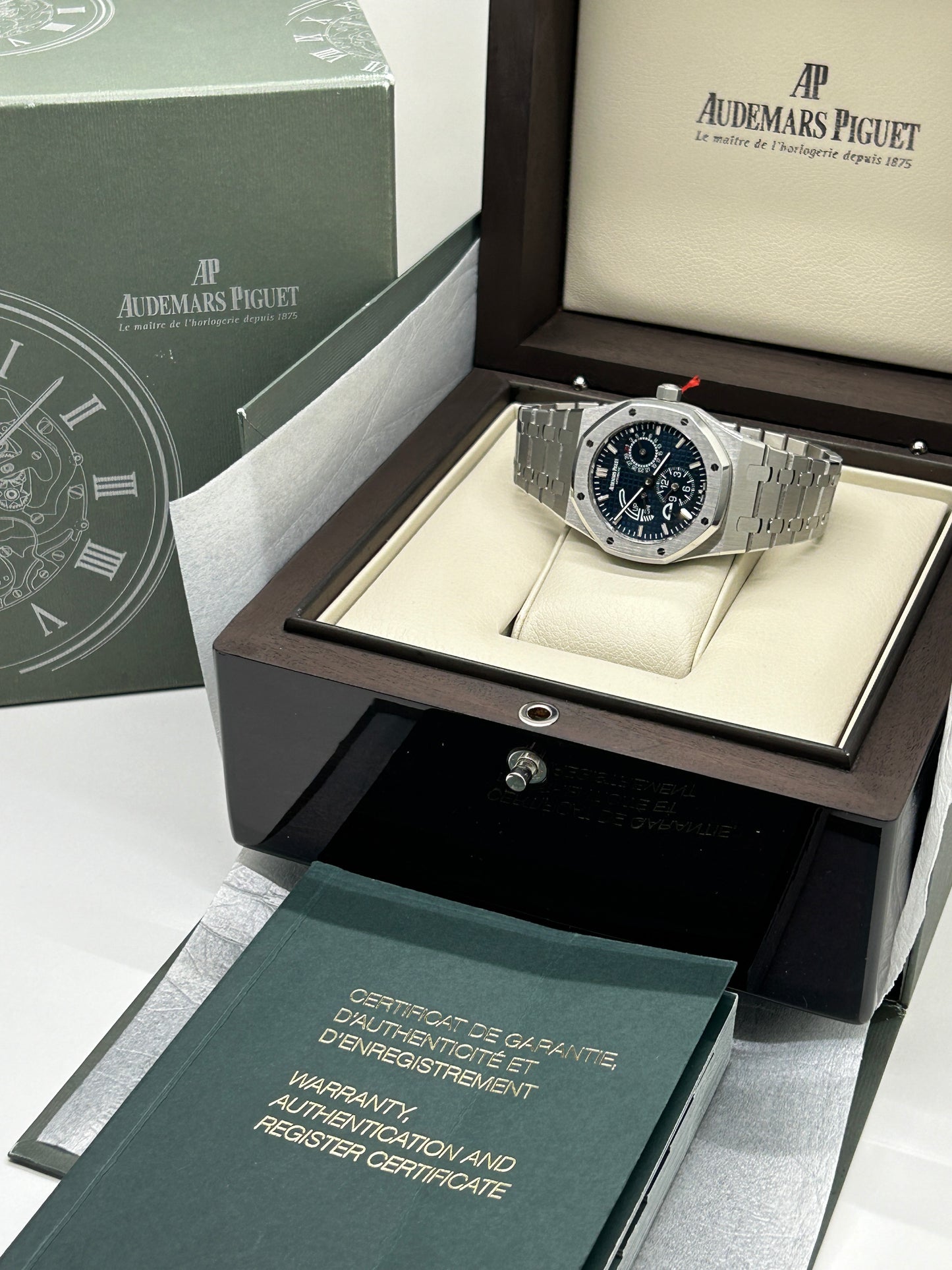 Audemars Piguet - Royal Oak Dual Time 39mm - Blue Dial - Ref 26124ST.OO.D018CR.01- AP Bracelet - Year 2016
