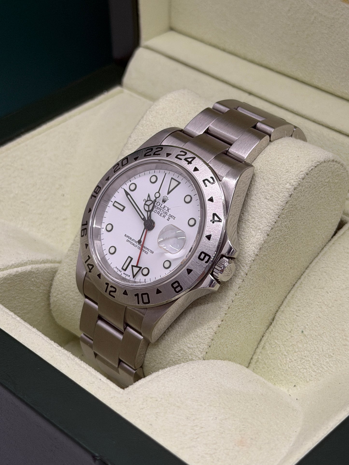 Rolex Explorer II Polar White - Year 2006 Ref 16570