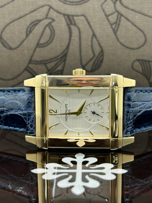 Patek Philippe Gondolo 30mm - 18kt Yellow Gold - Ref. 5111R-001