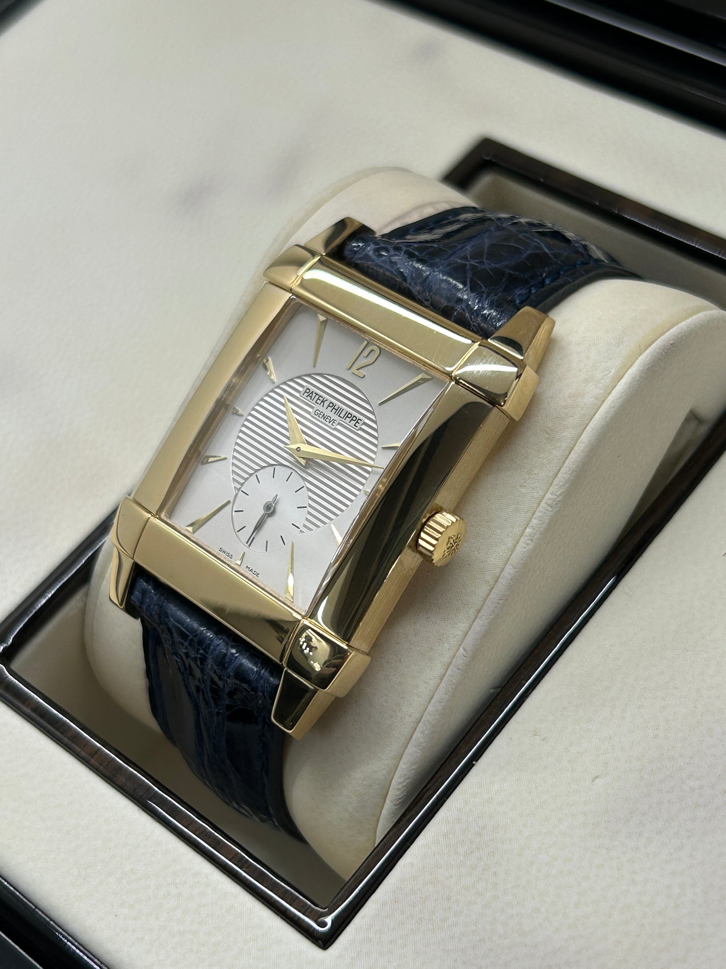 Patek Philippe Gondolo 30mm - 18kt Yellow Gold - Ref. 5111R-001