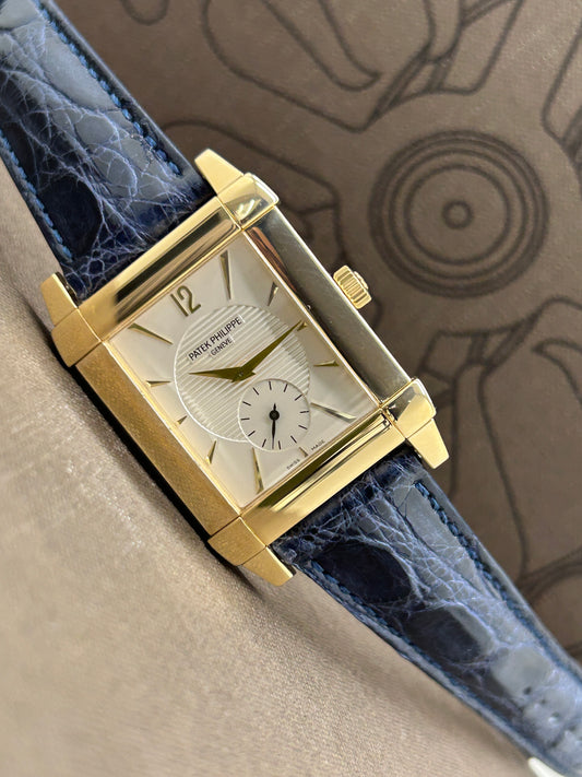 Patek Philippe Gondolo 30mm - 18kt Yellow Gold - Ref. 5111R-001