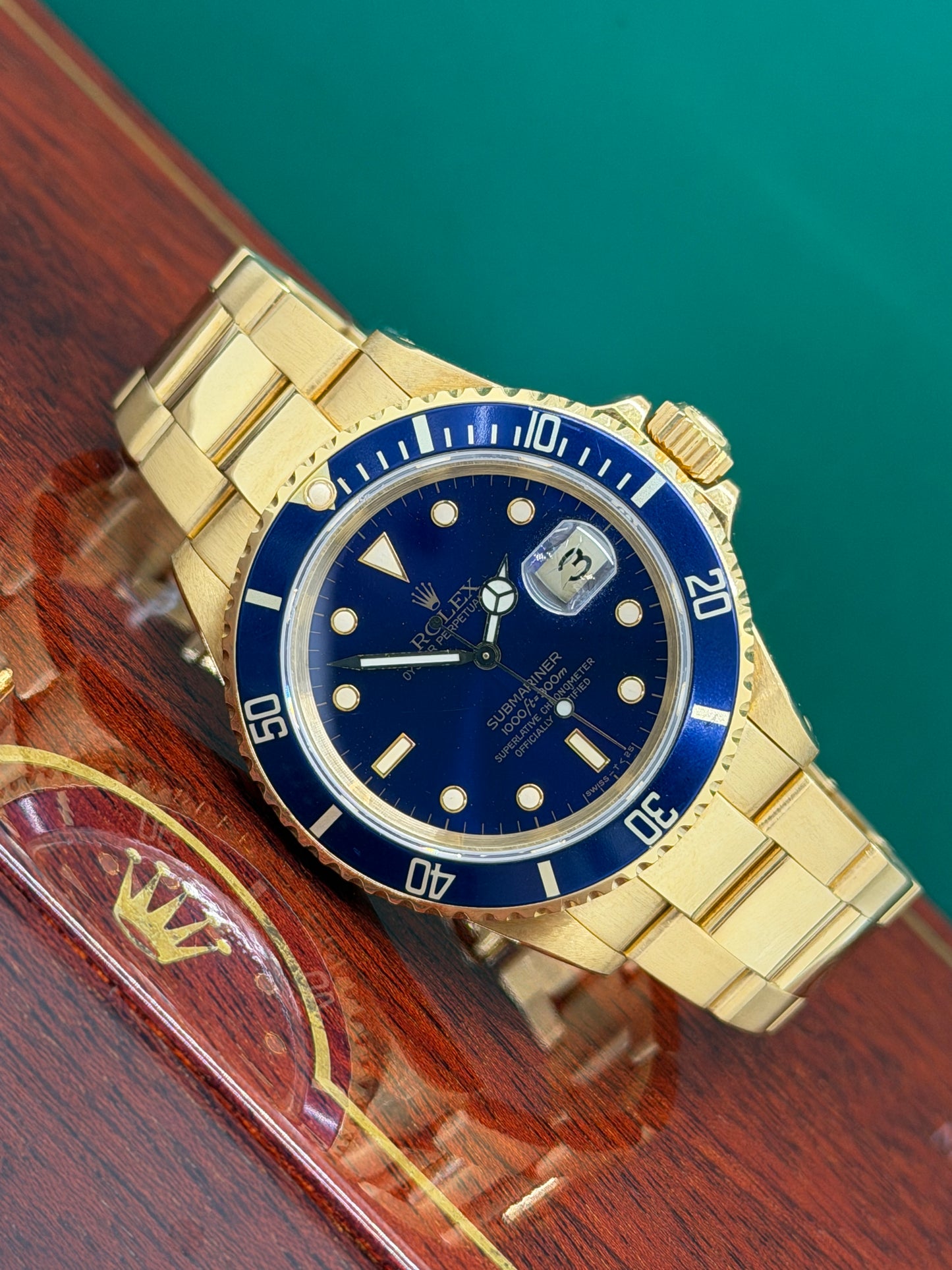 Rolex Submariner Date Ref.16618 - Yellow Gold - Blue Dial - Year 1990