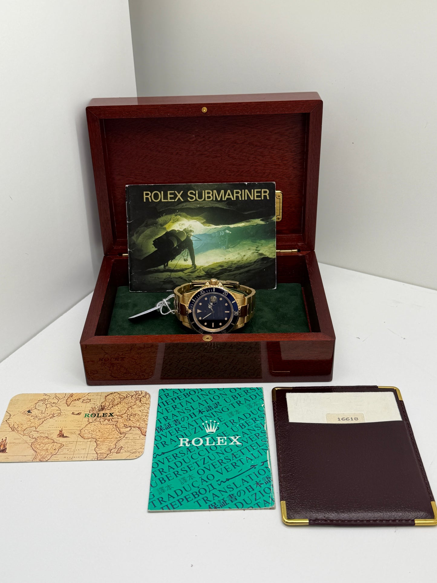 Rolex Submariner Date Ref.16618 - Yellow Gold - Blue Dial - Year 1990