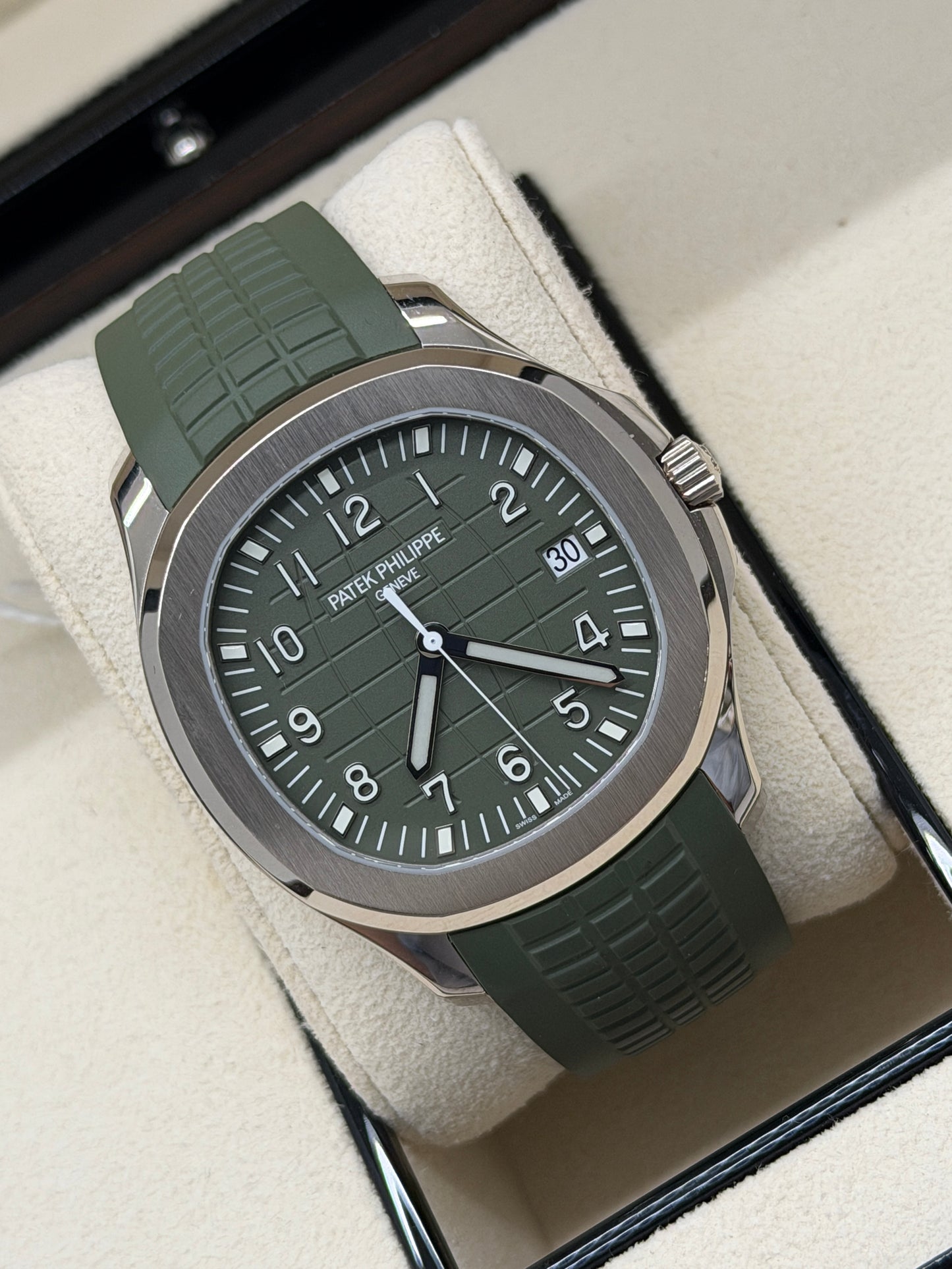 Patek Philippe Aquanaut Green Dial - White Gold Ref 5168G-010 - Year 2022