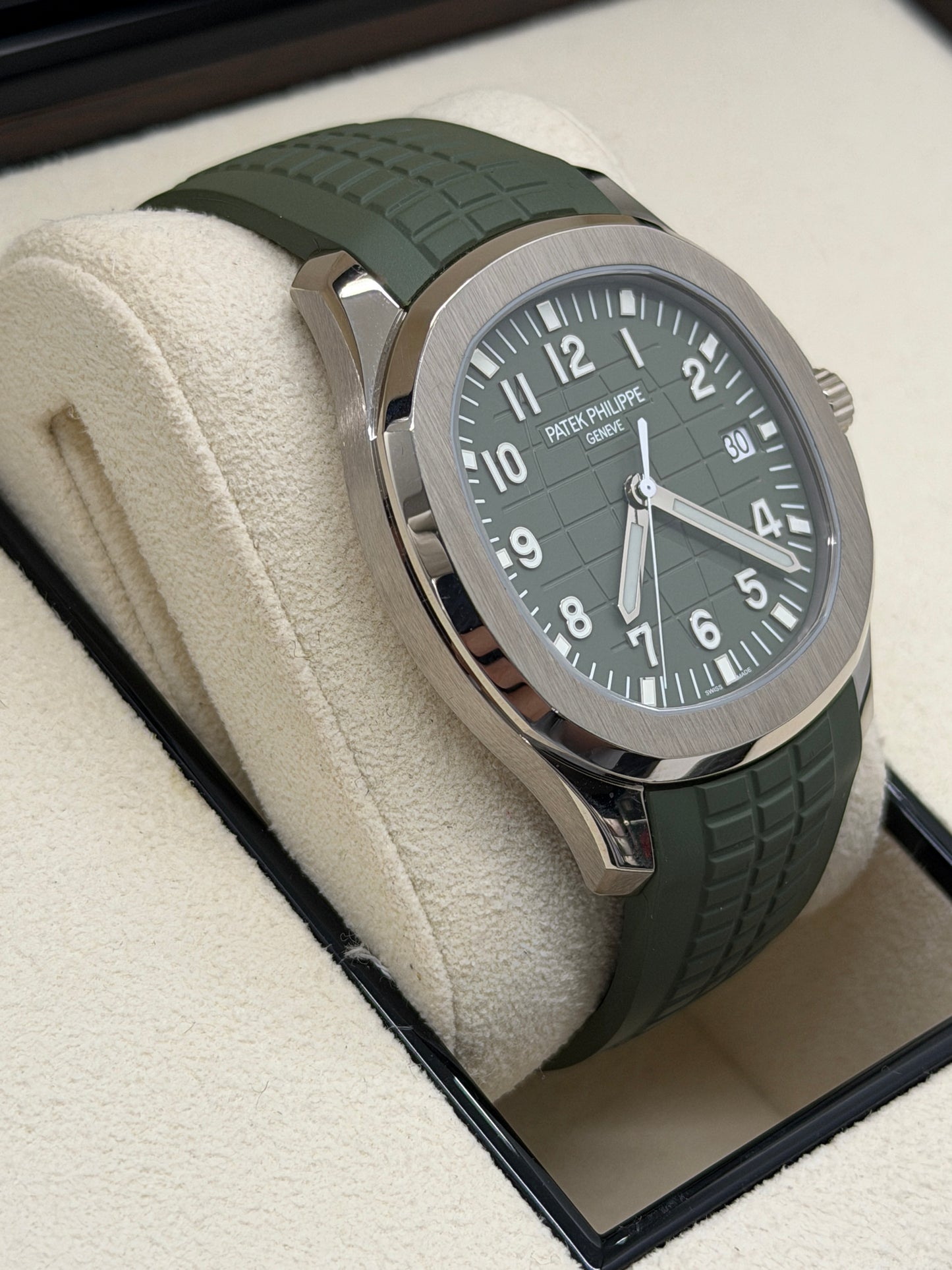 Patek Philippe Aquanaut Green Dial - White Gold Ref 5168G-010 - Year 2022