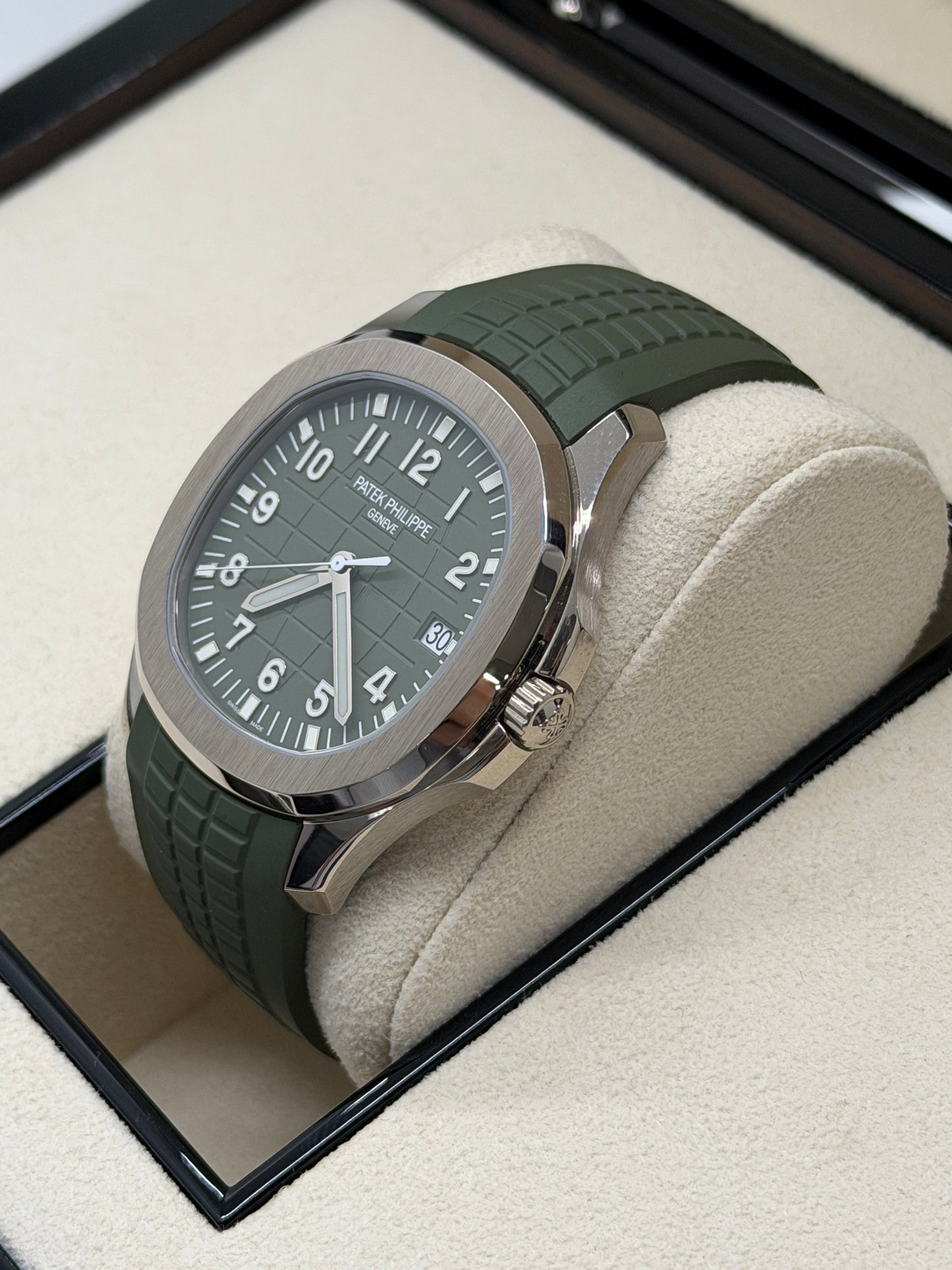 Patek Philippe Aquanaut Green Dial - White Gold Ref 5168G-010 - Year 2022