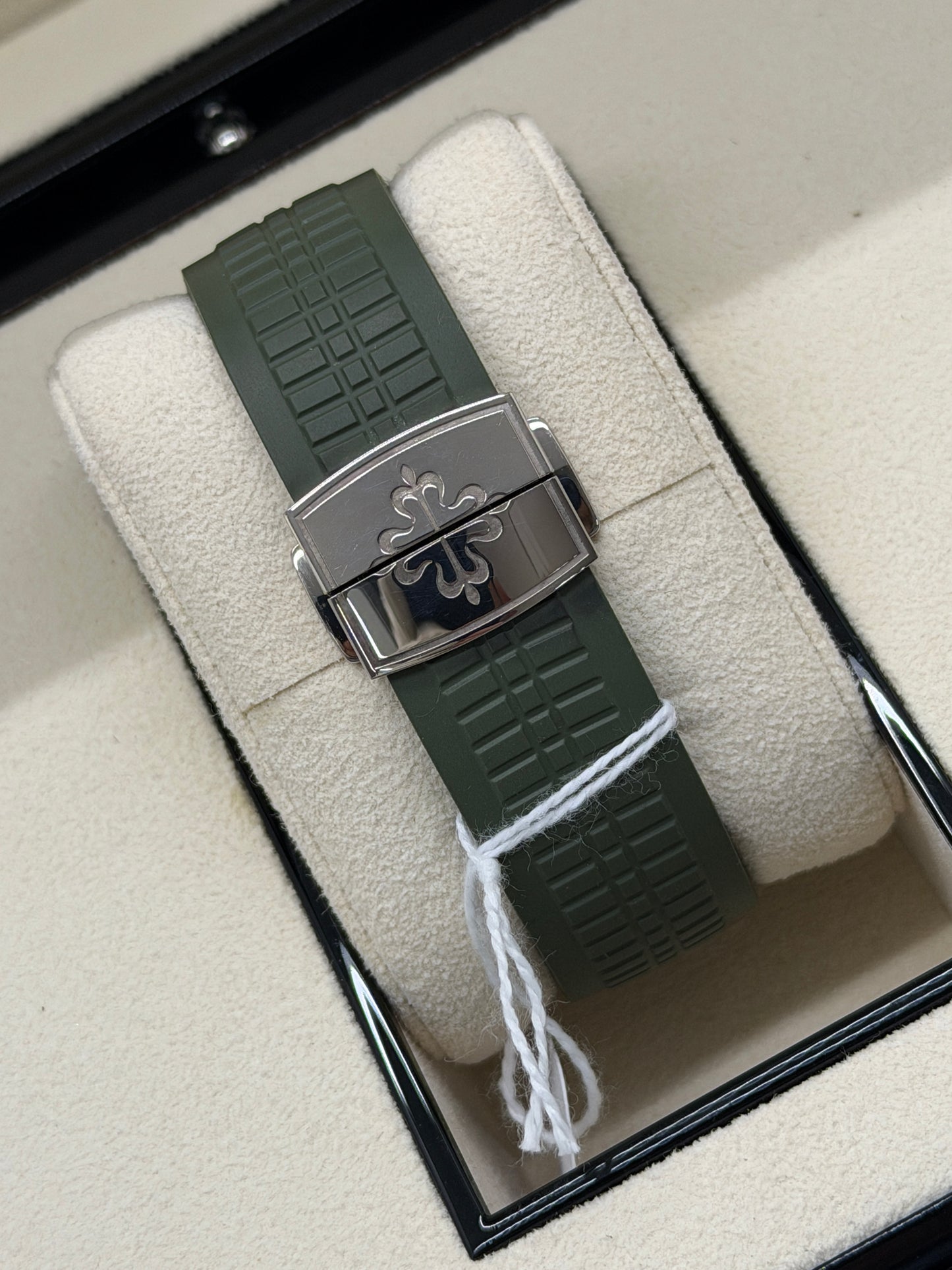 Patek Philippe Aquanaut Green Dial - White Gold Ref 5168G-010 - Year 2022