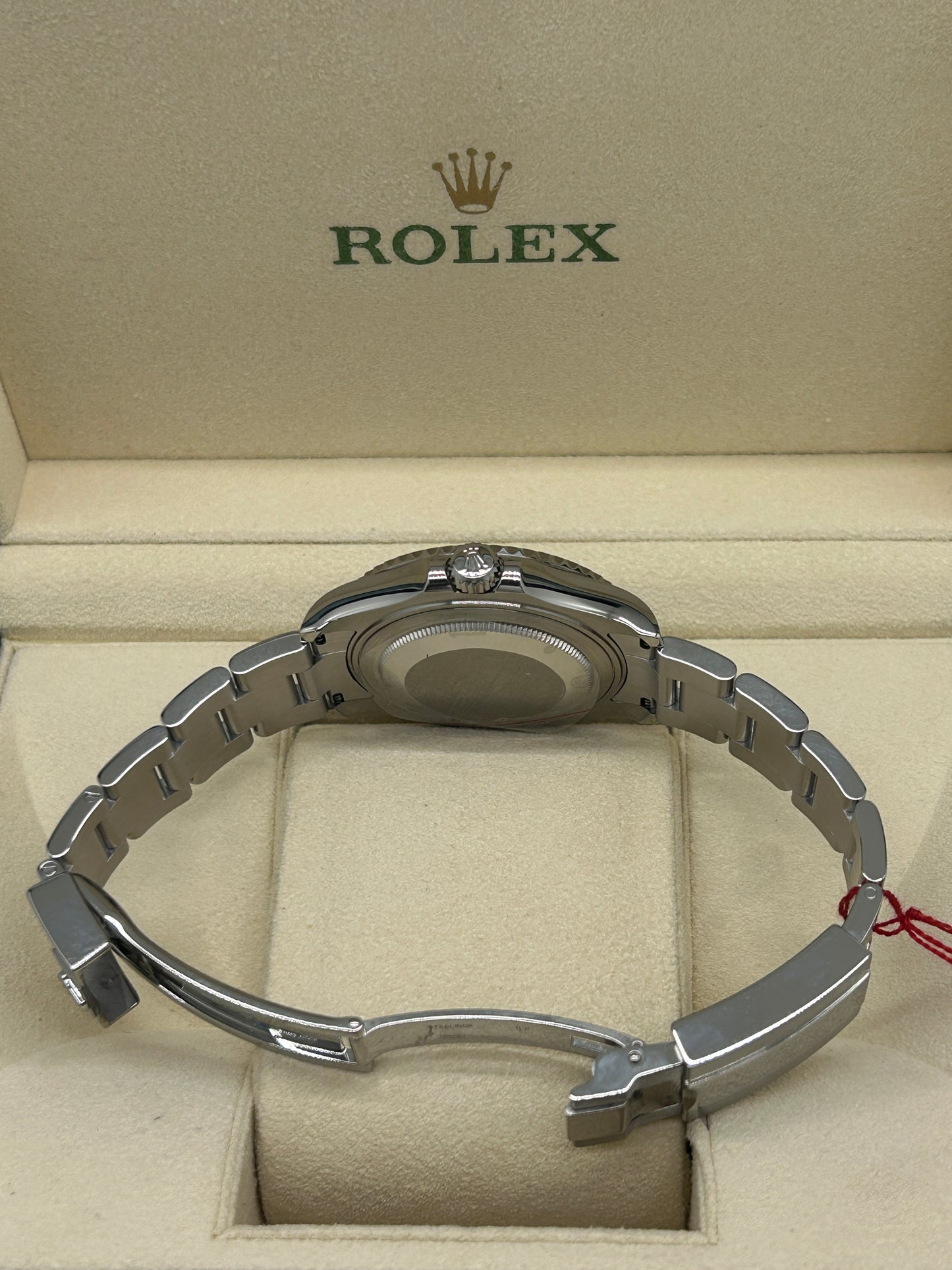 Rolex Yacht-Master 37mm - Rhodium Dial - Ref. 268622 - Like New 2023