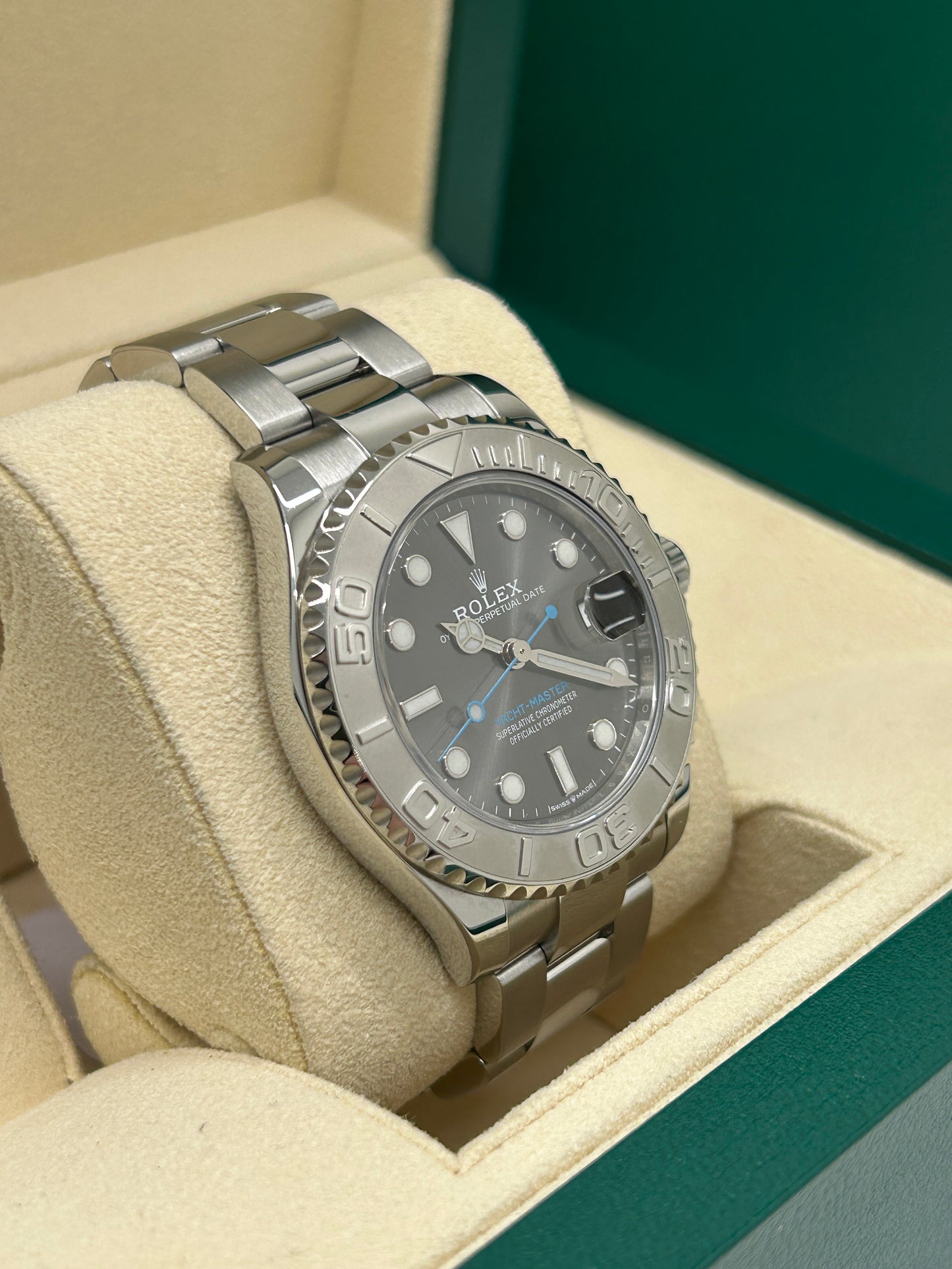 Rolex Yacht-Master 37mm - Rhodium Dial - Ref. 268622 - Like New 2023