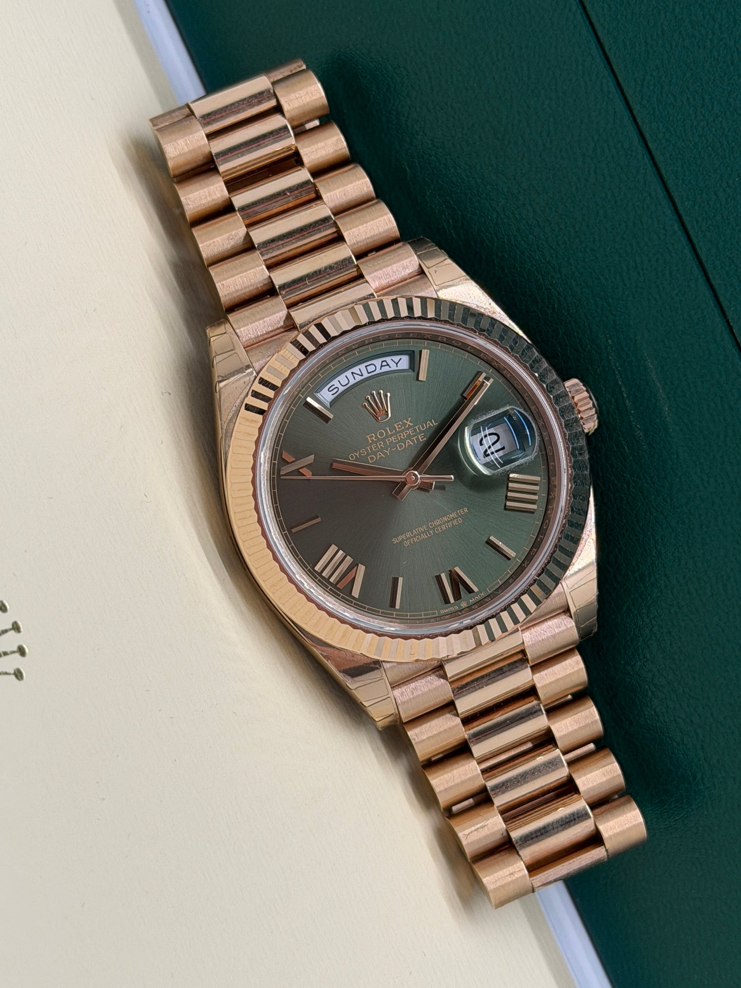 Rolex Day-Date 40 Ref.228235 - Everose - Olive Green Dial - Stickers - Year 2020